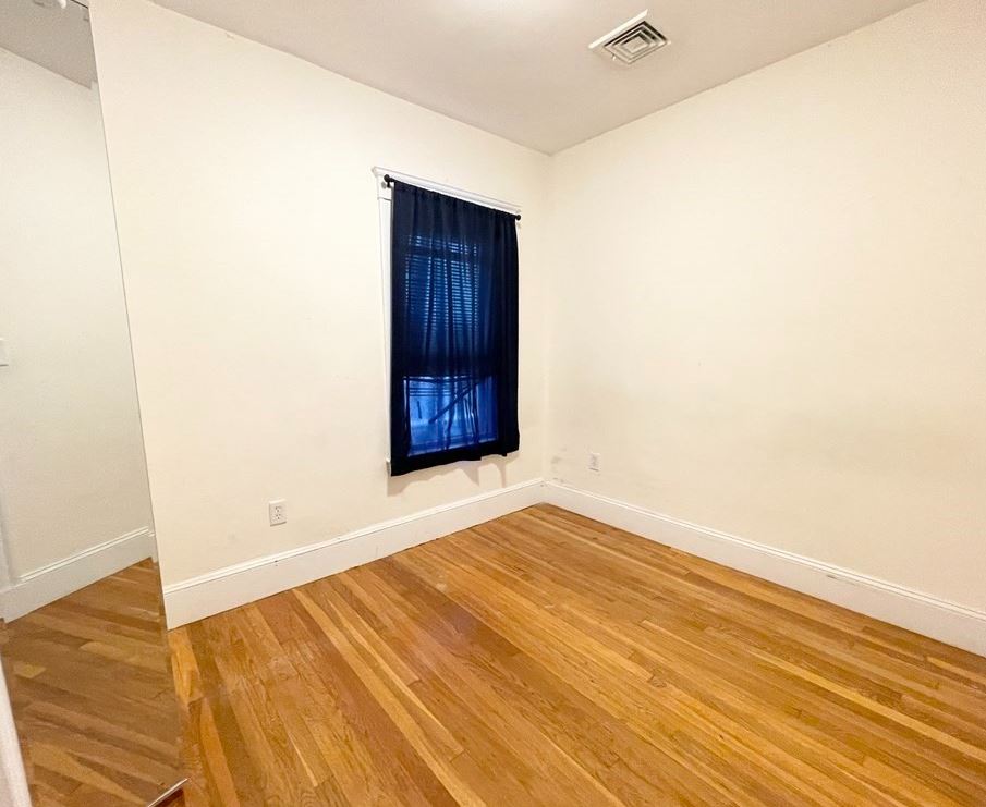 15 Sunset St, Mission Hill