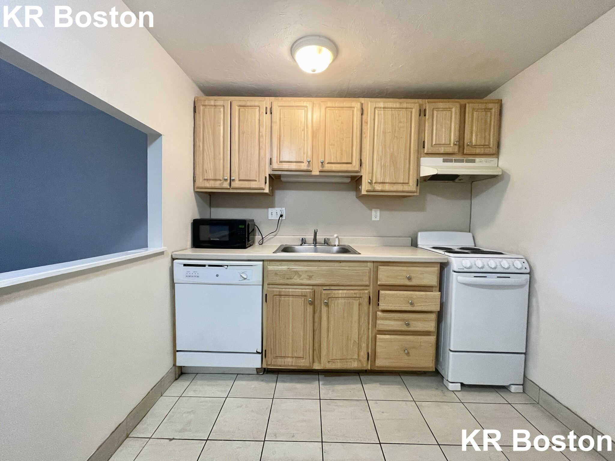 90 Gardner St, Chestnut Hill