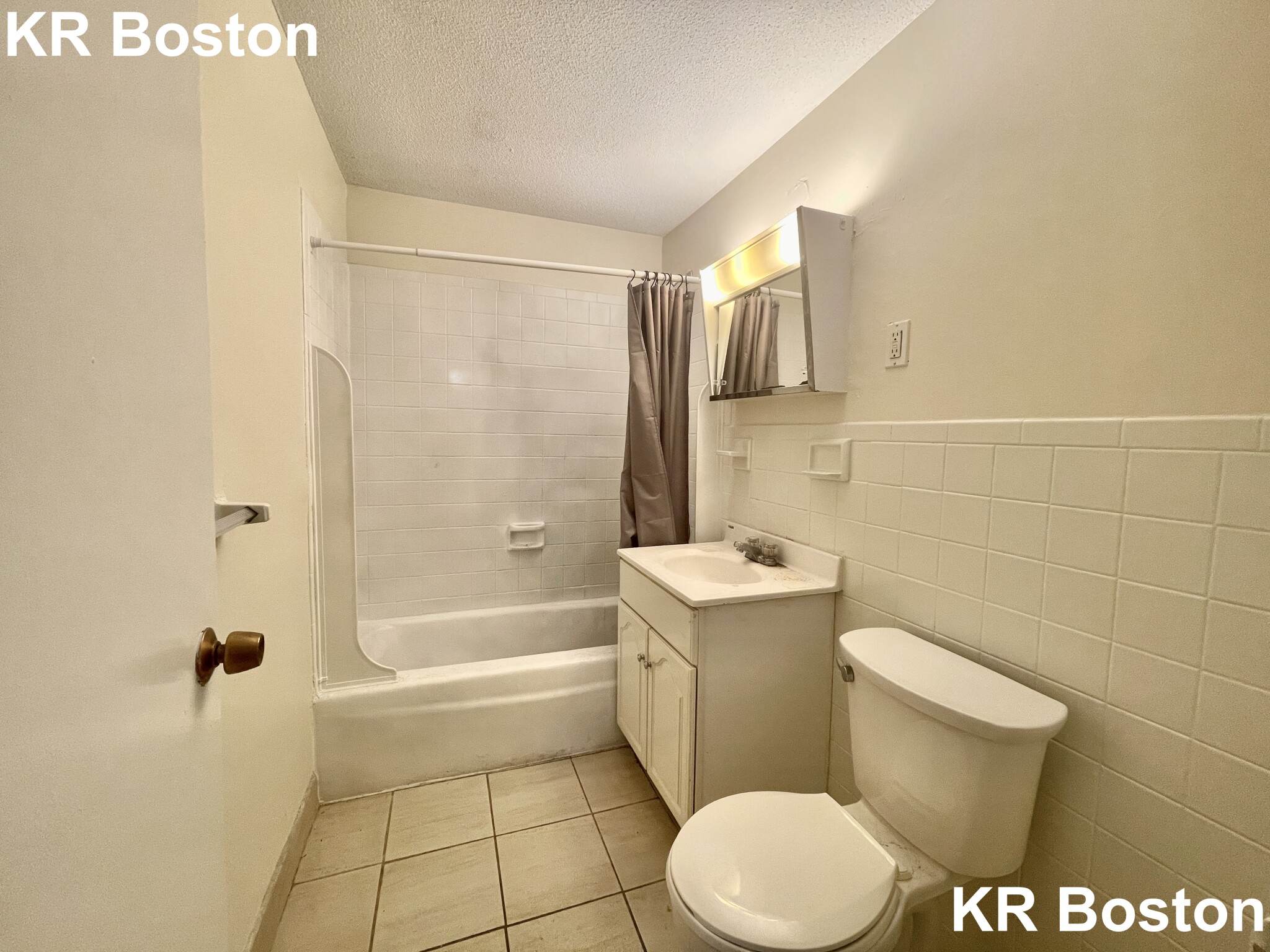 90 Gardner St, Chestnut Hill