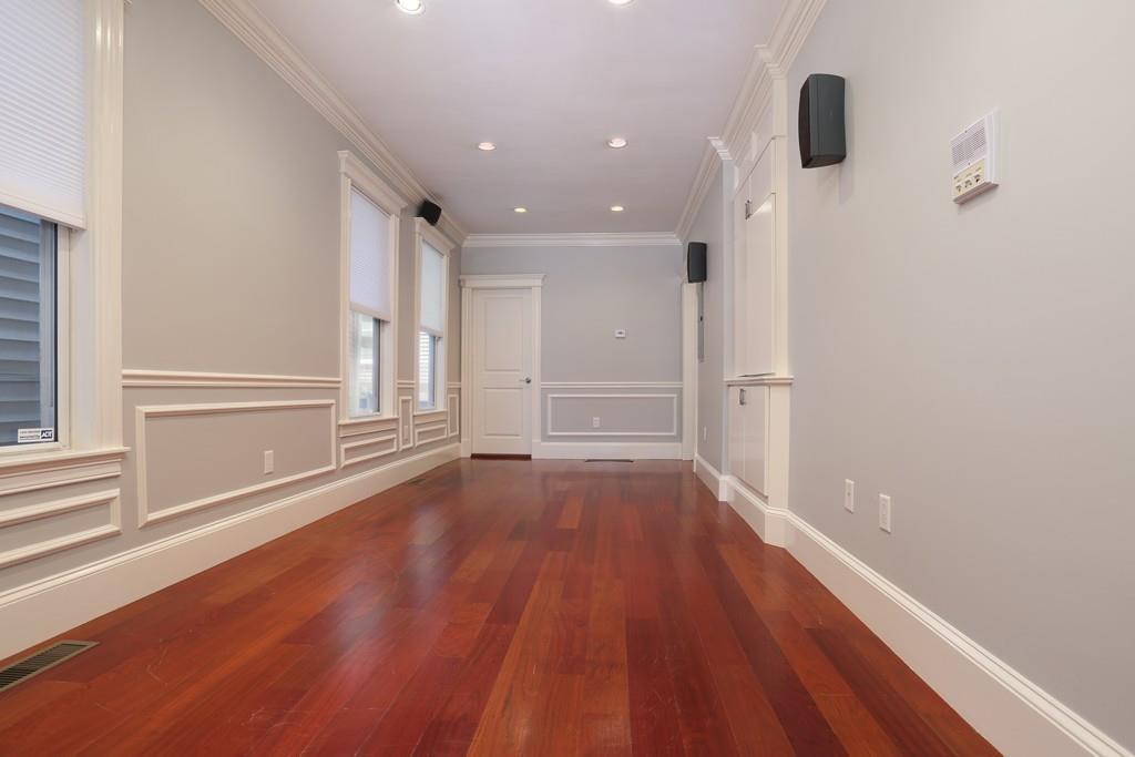 464 6th St, South Boston