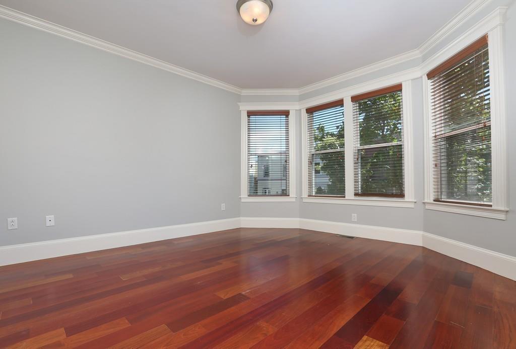 464 6th St, South Boston