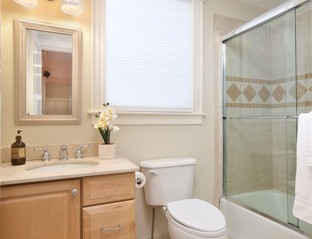 464 6th St, South Boston