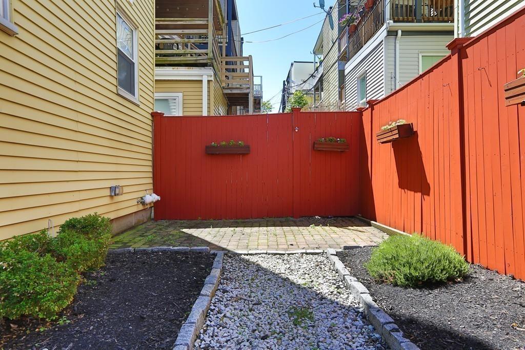 464 6th St, South Boston