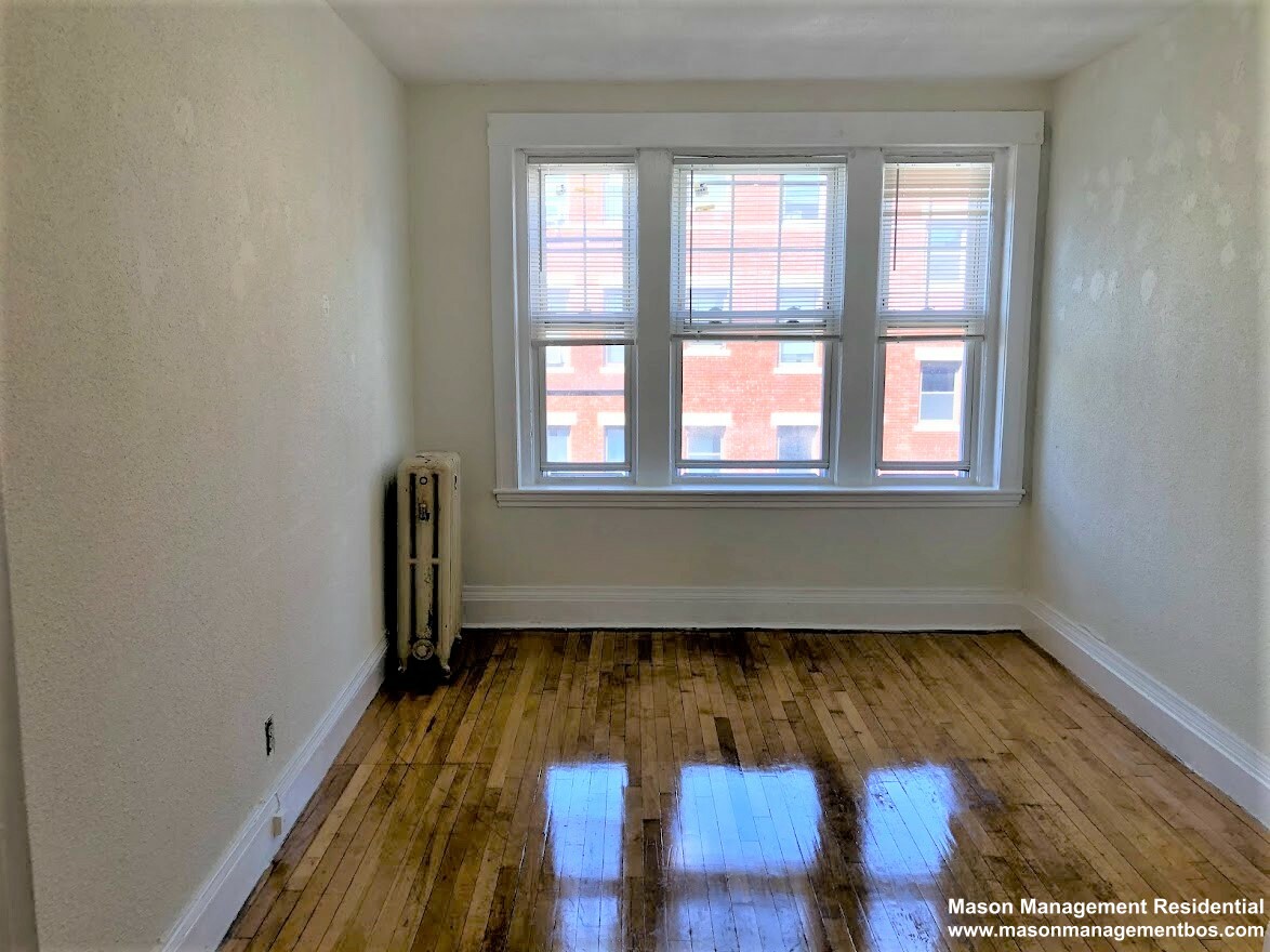 32 Reedsdale St, Allston