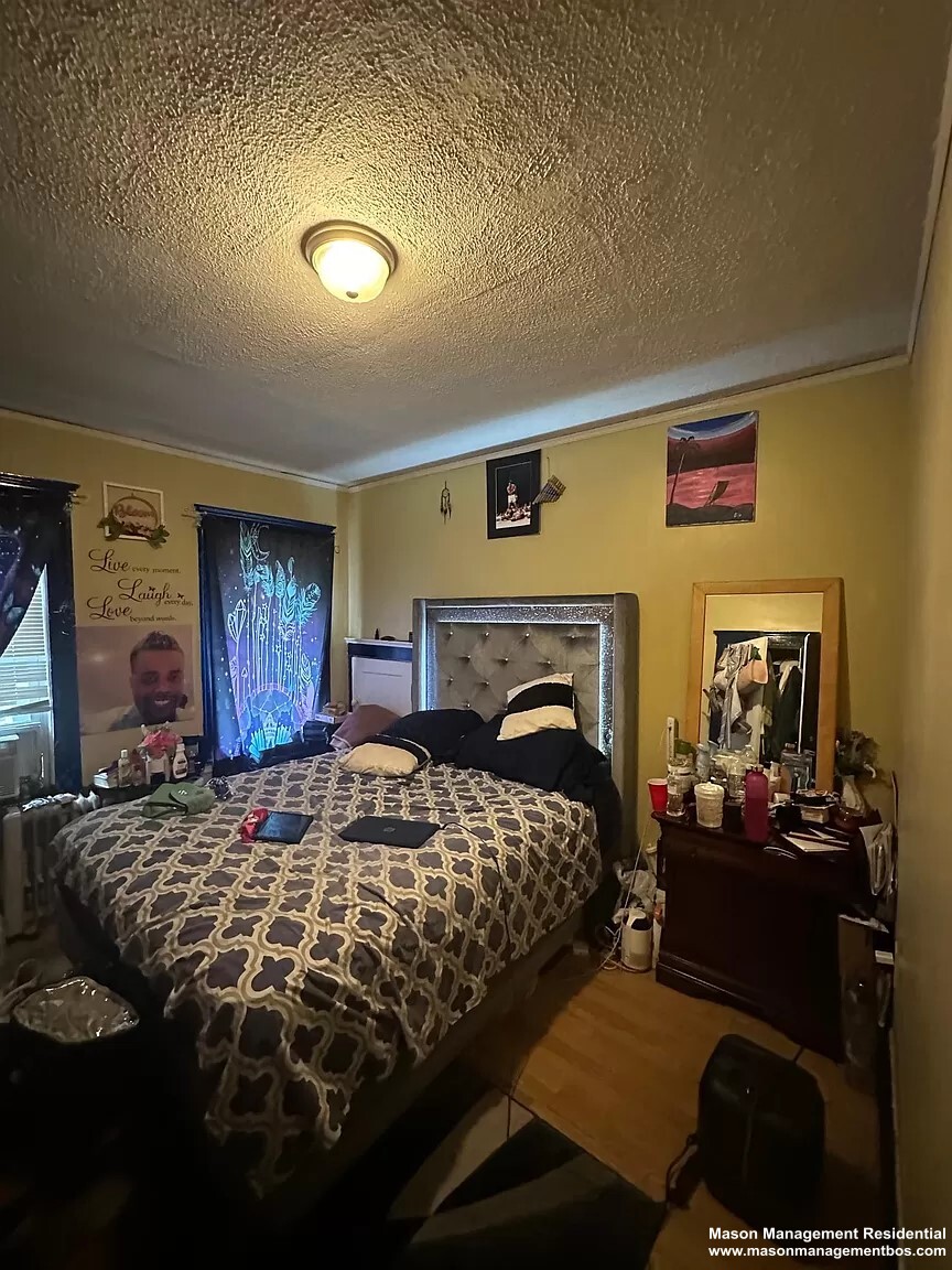 4379 Washington St, Roslindale