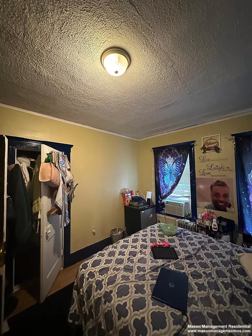 4379 Washington St, Roslindale