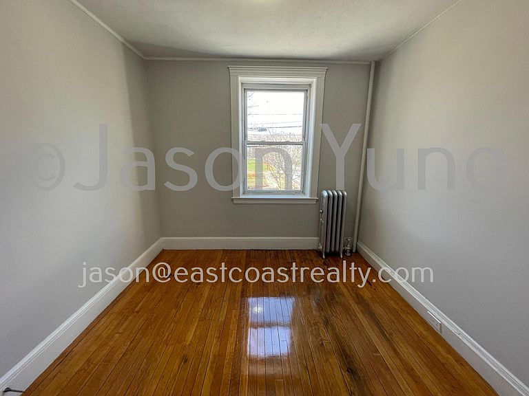 90 Cypress St, Brookline Hills