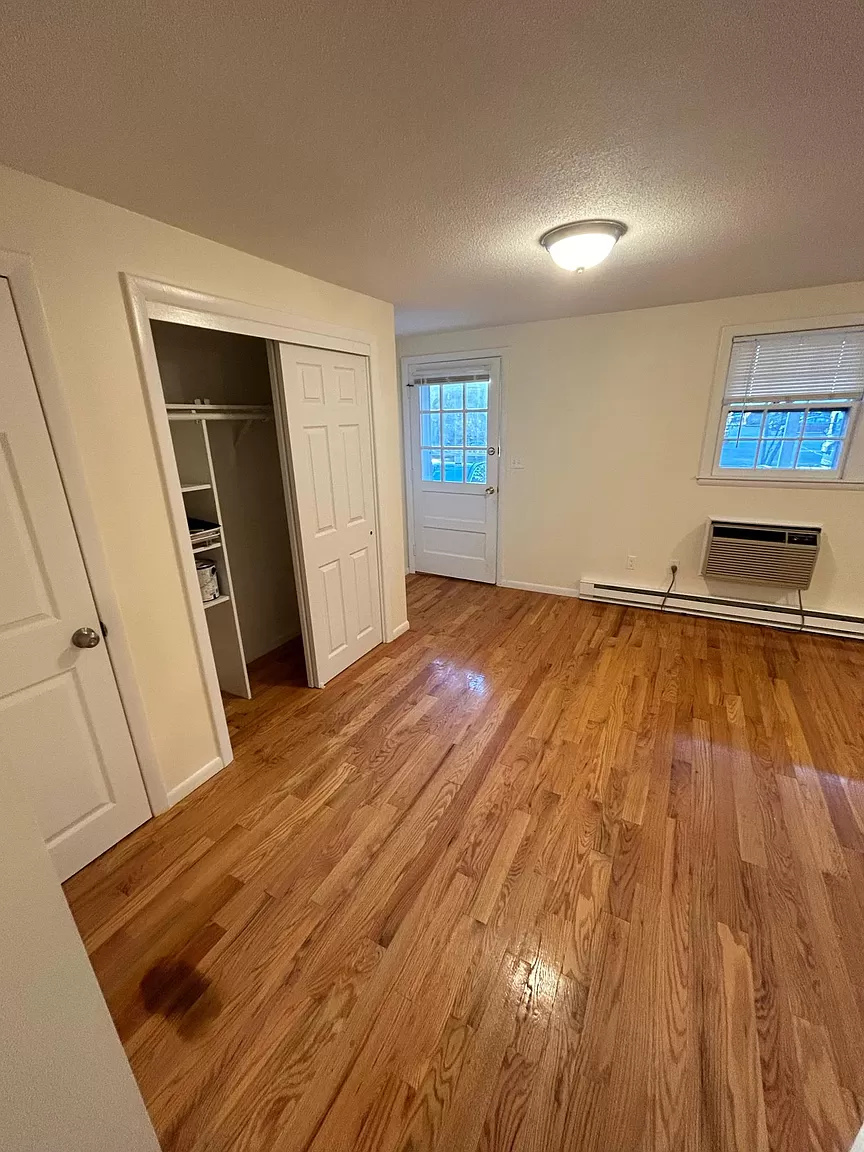 520 Main St, Banks Square