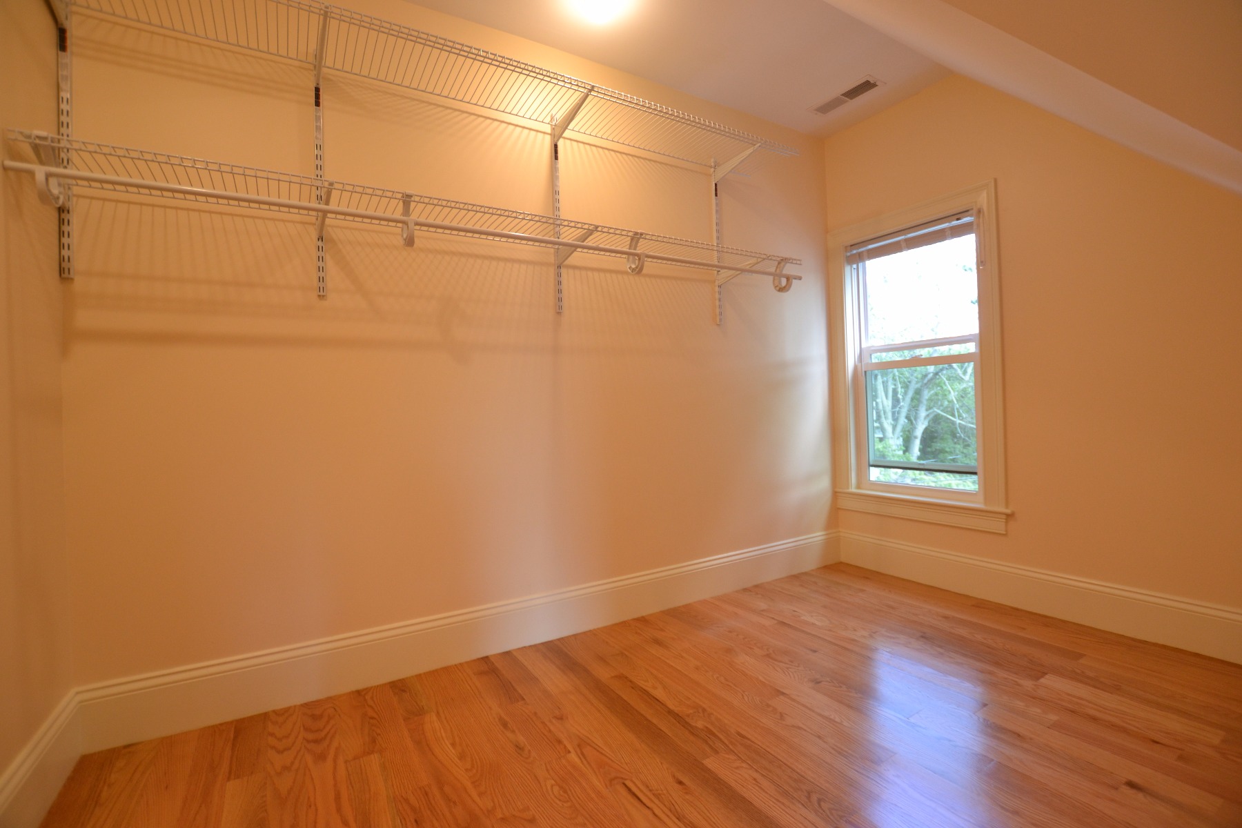 3 Griggs Pl, Allston