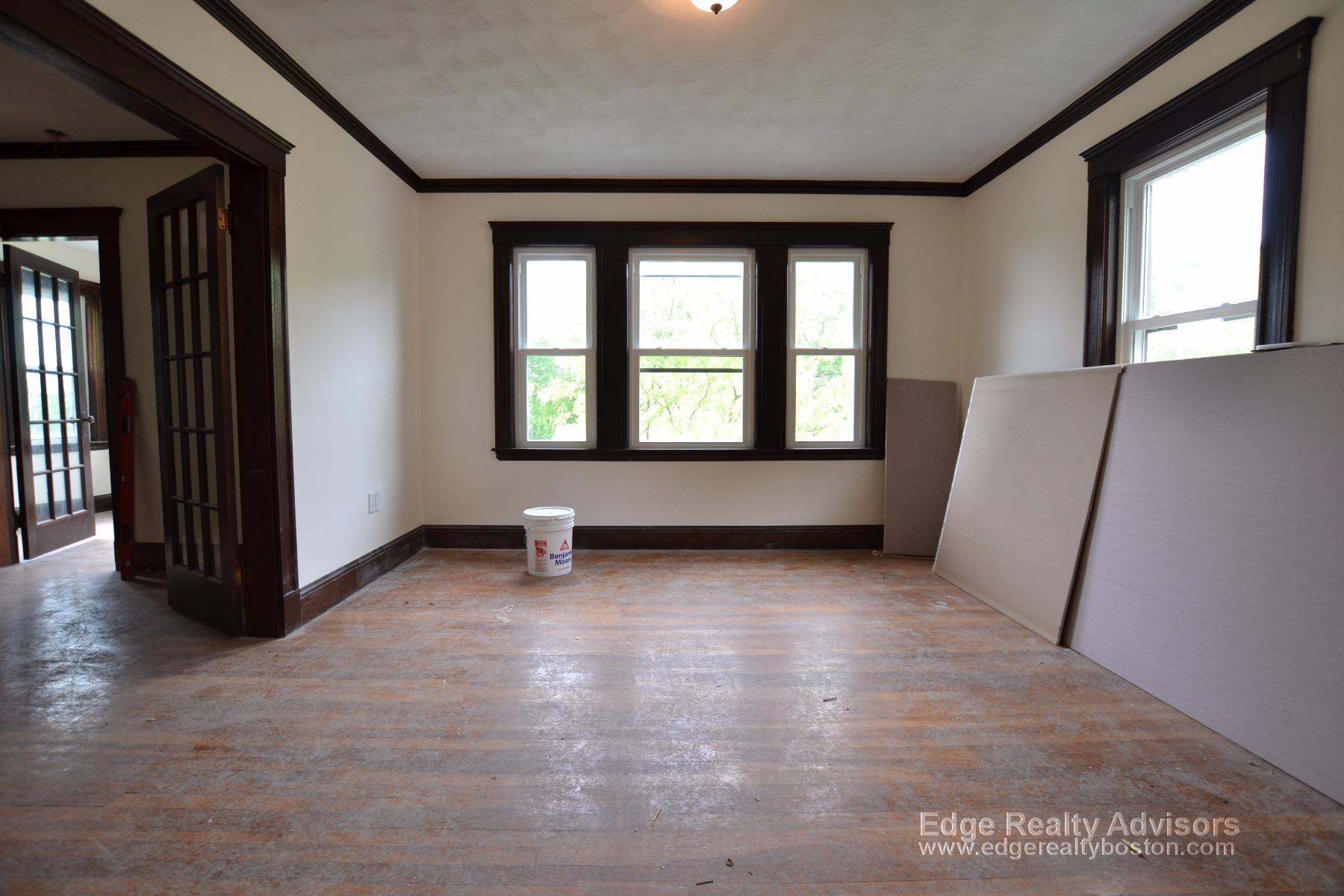 21 N Crescent Cir, Brighton