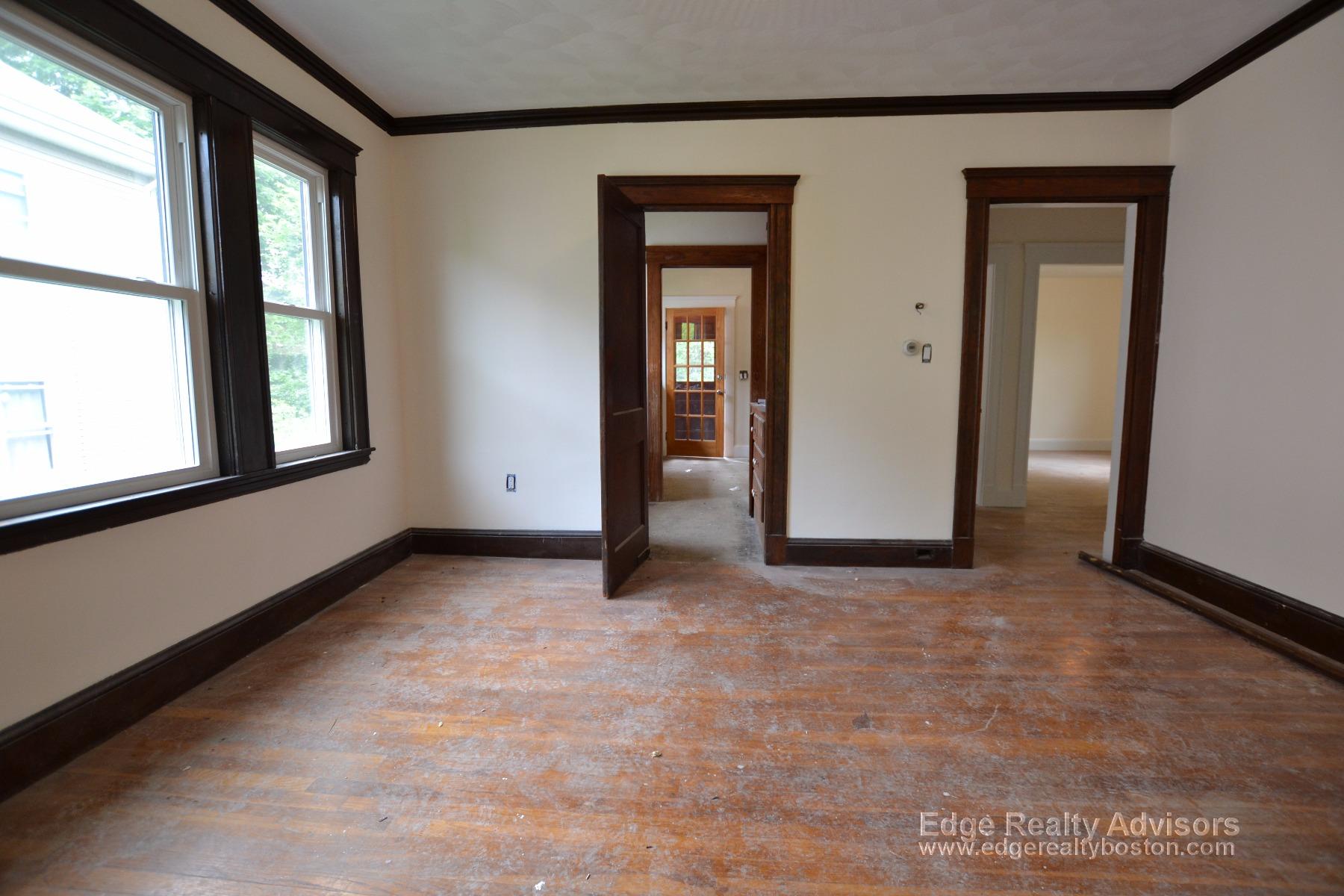 21 N Crescent Cir, Brighton