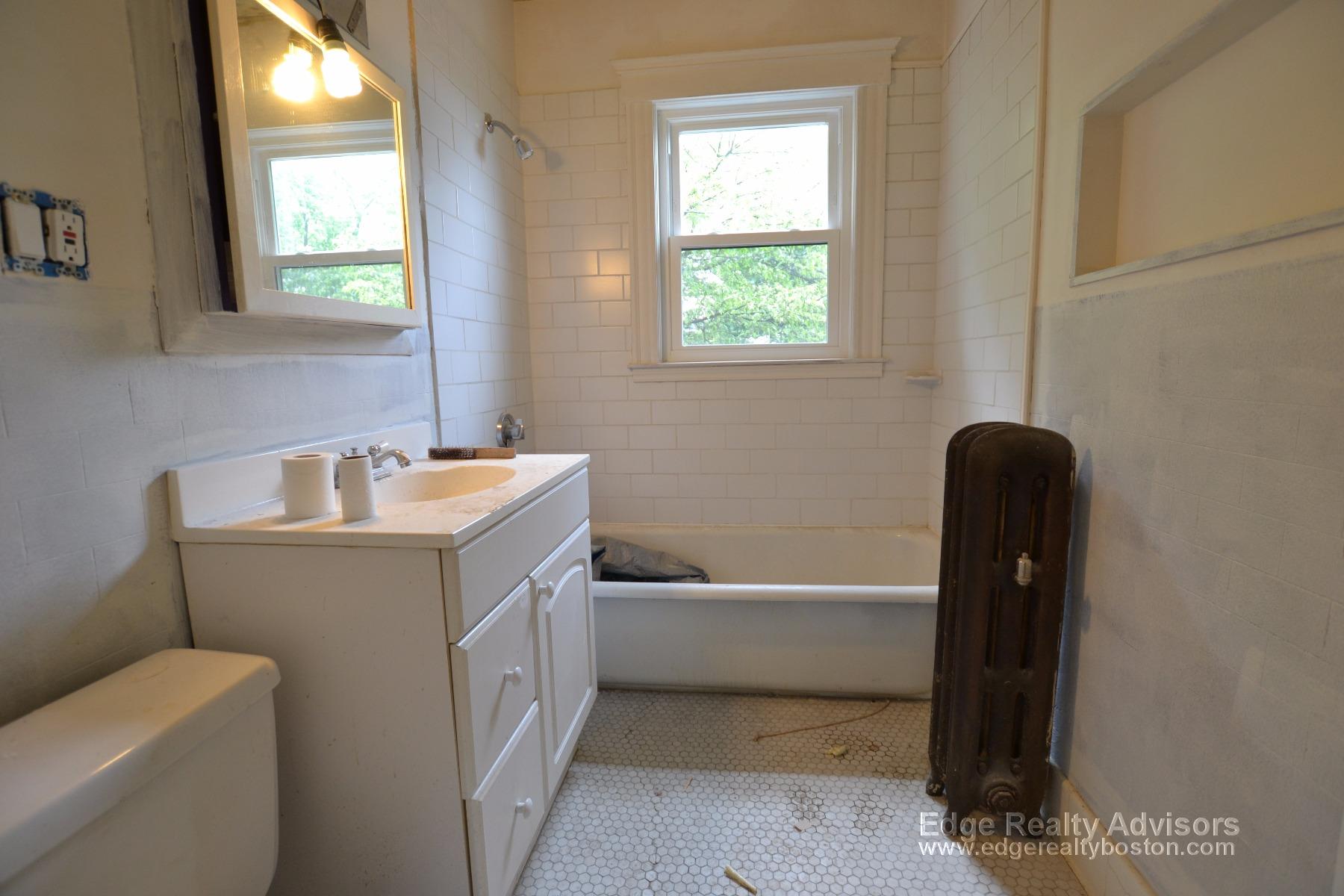 21 N Crescent Cir, Brighton