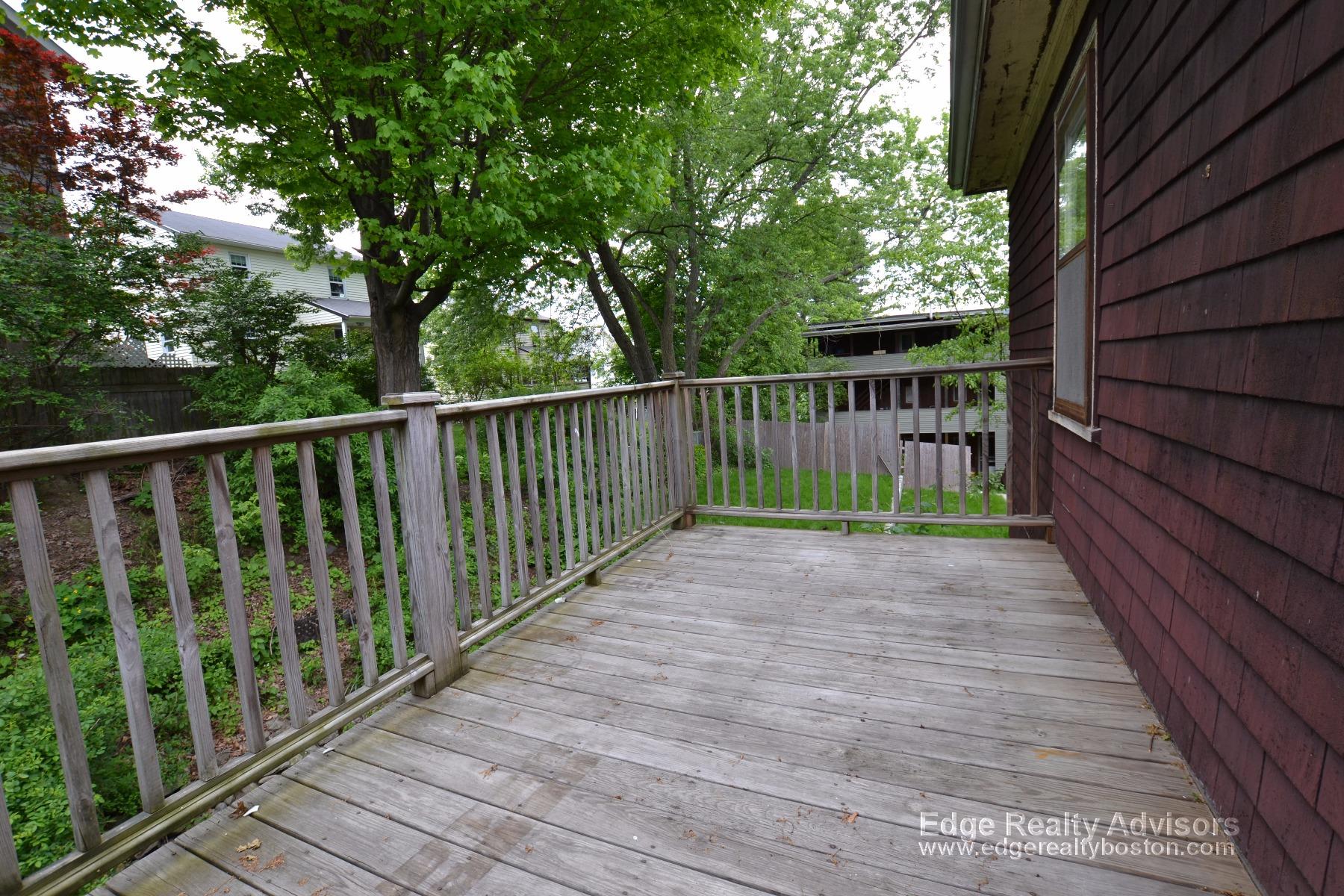 21 N Crescent Cir, Brighton