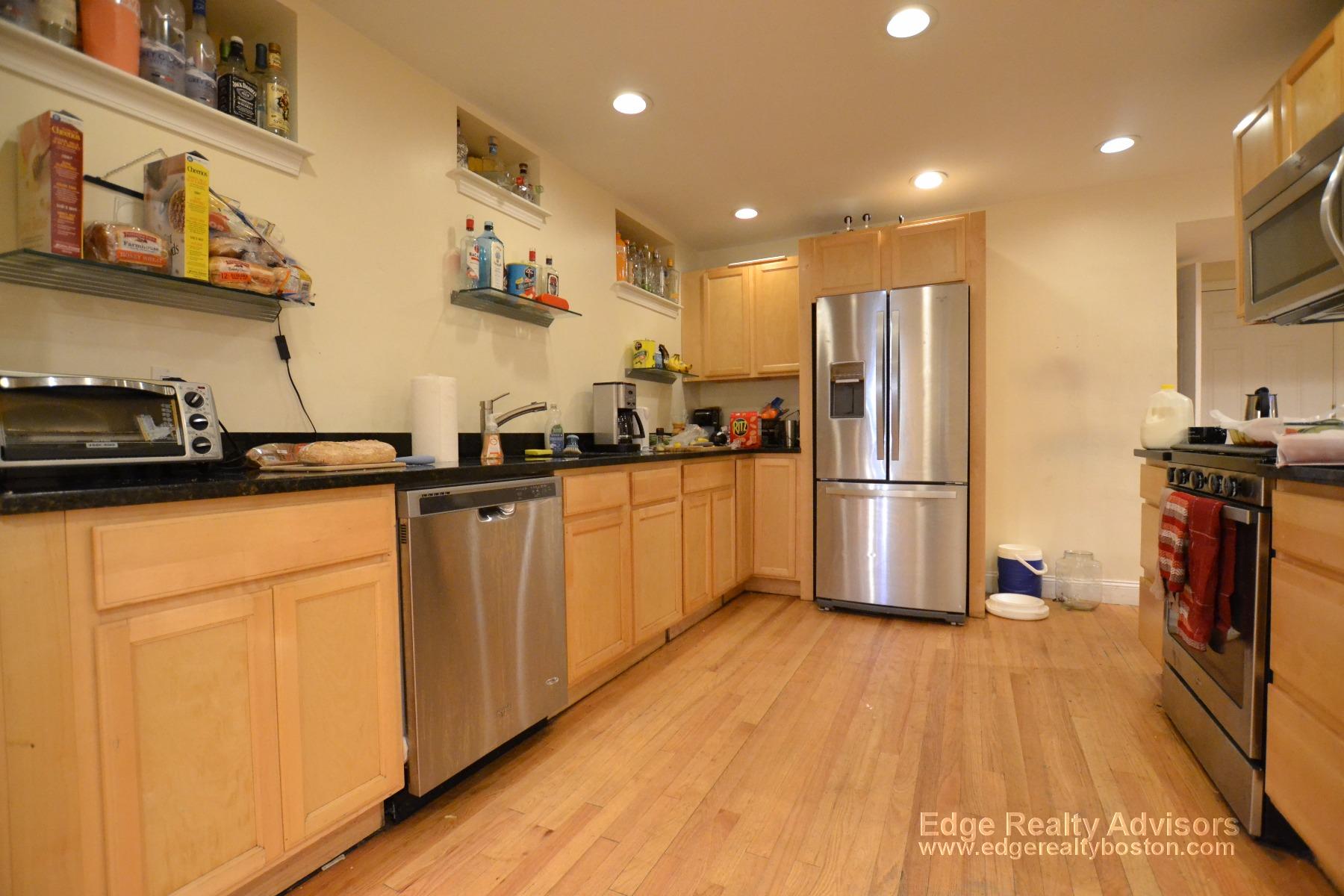 48 Ashford St, Allston