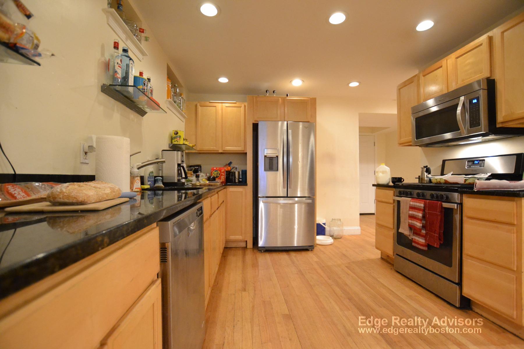 48 Ashford St, Allston