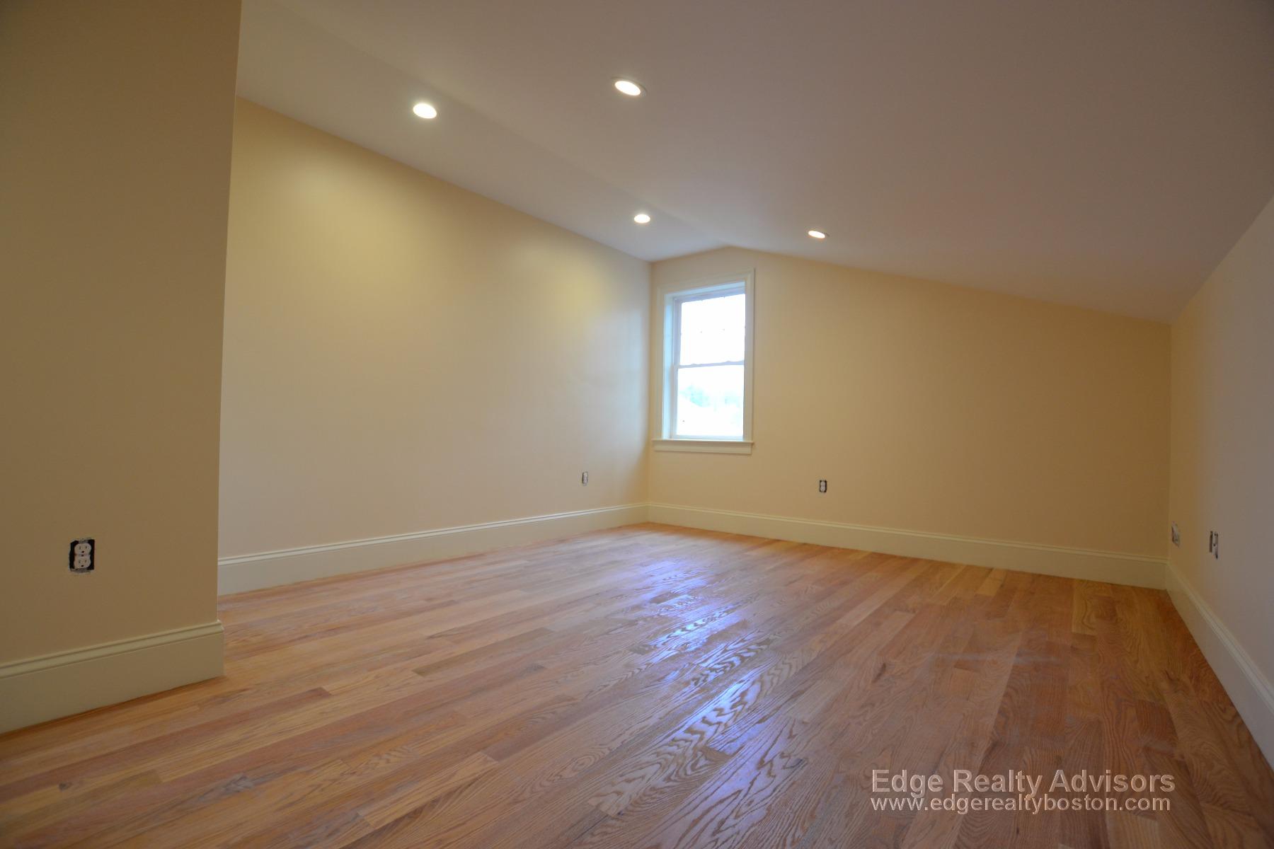 188 Faneuil St, Brighton