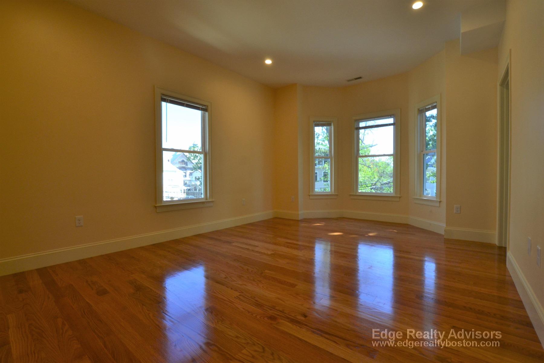 1 Griggs Pl, Allston