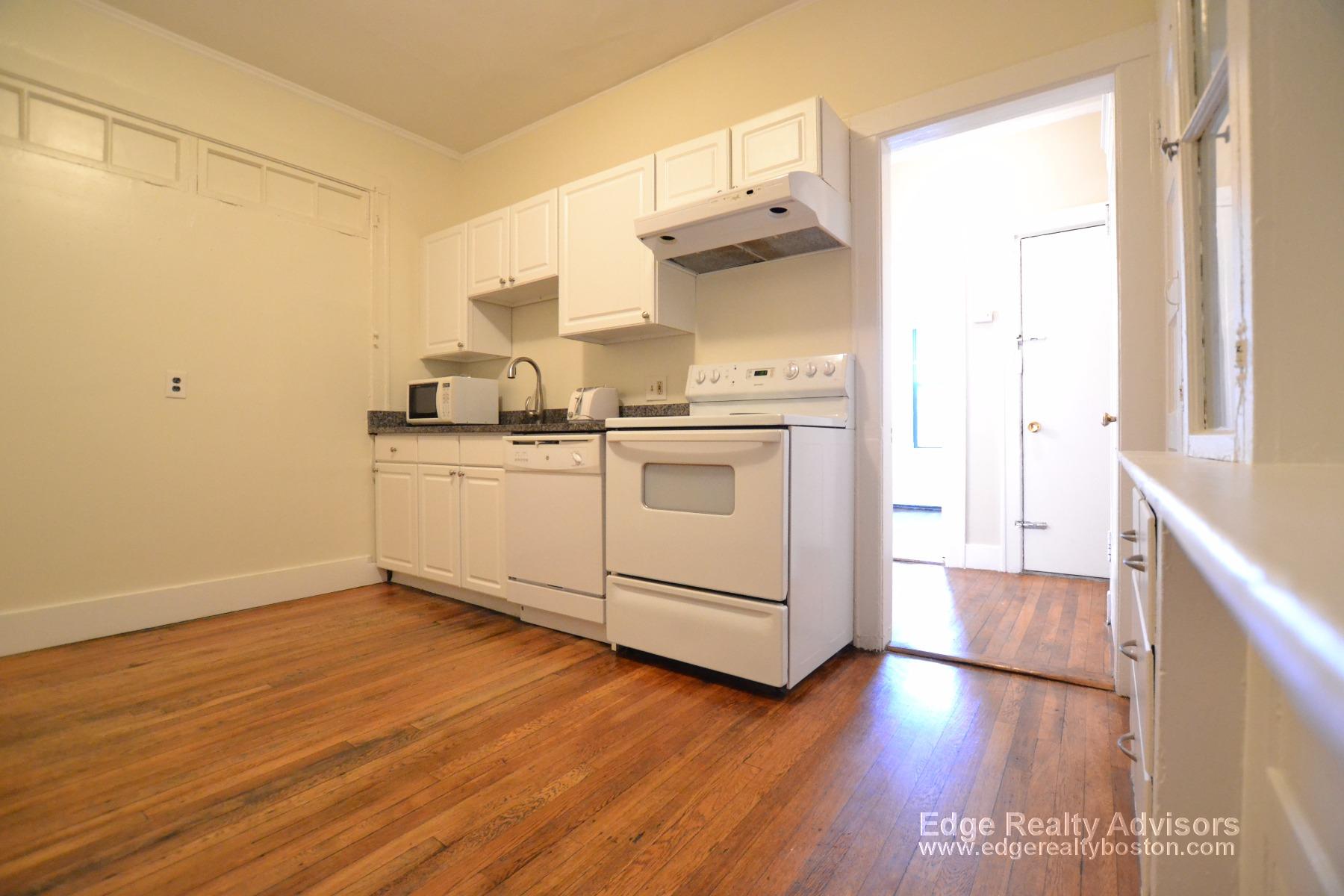 15 Park Vale Ave, Allston