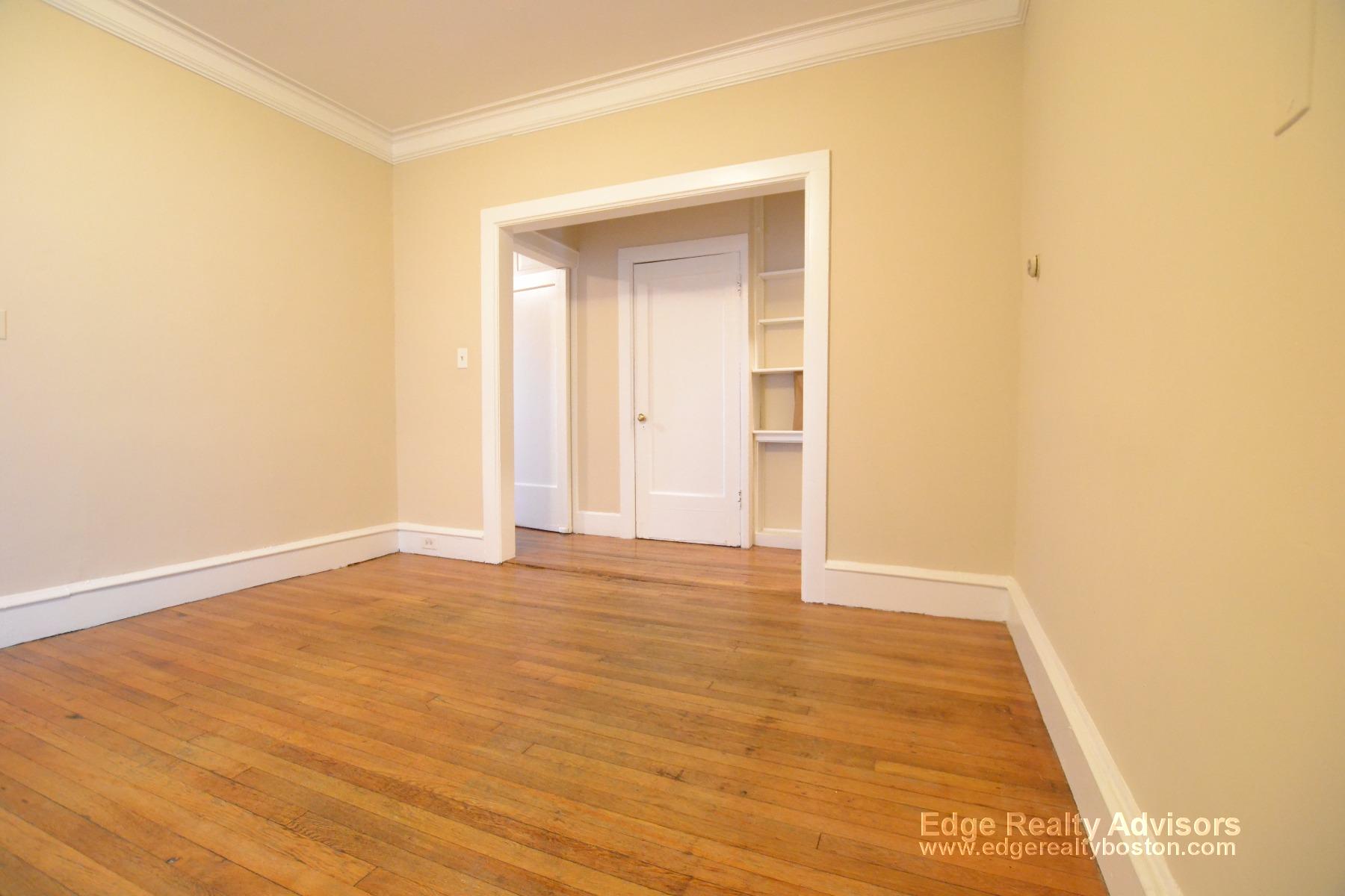 15 Park Vale Ave, Allston