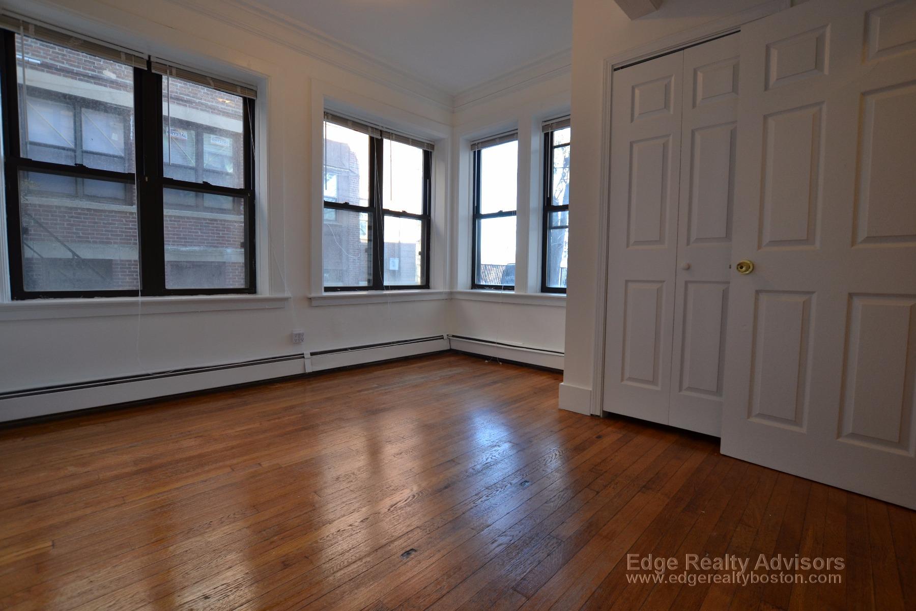 15 Park Vale Ave, Allston