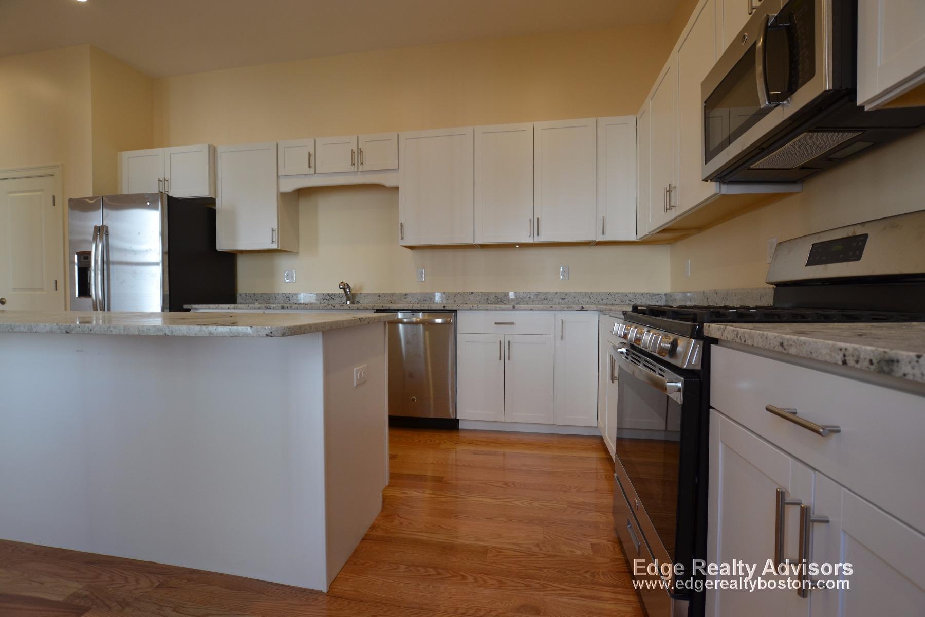 33 Pratt St, Allston