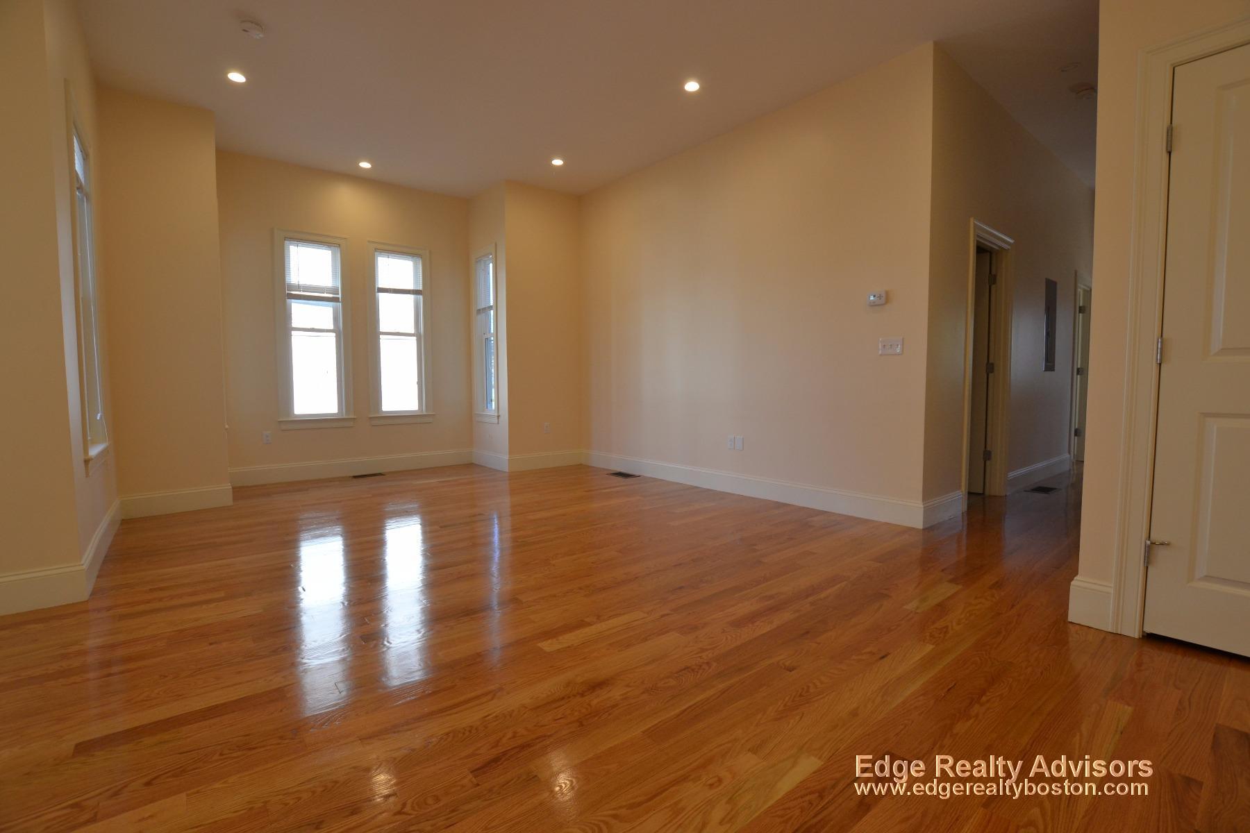 33 Pratt St, Allston