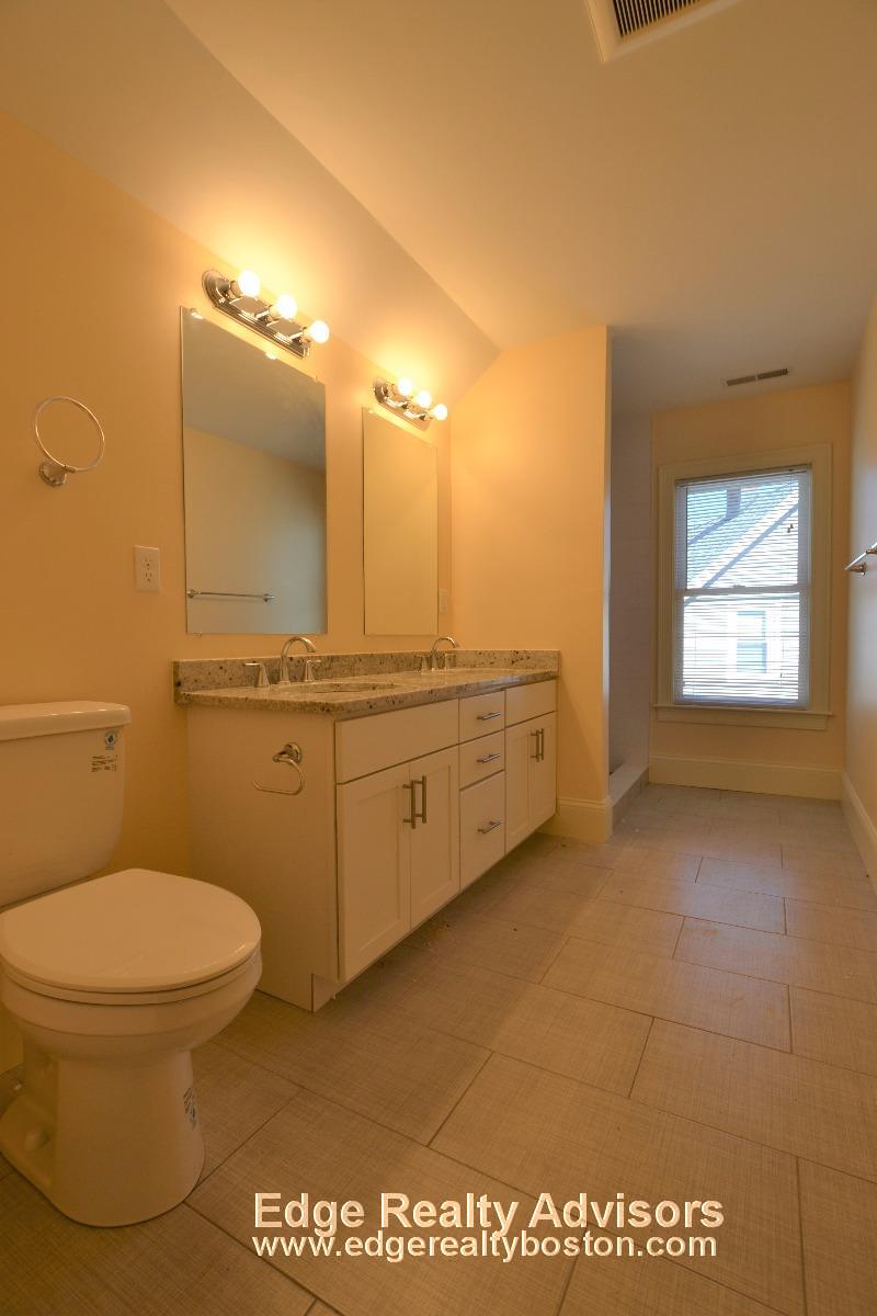 33 Pratt St, Allston