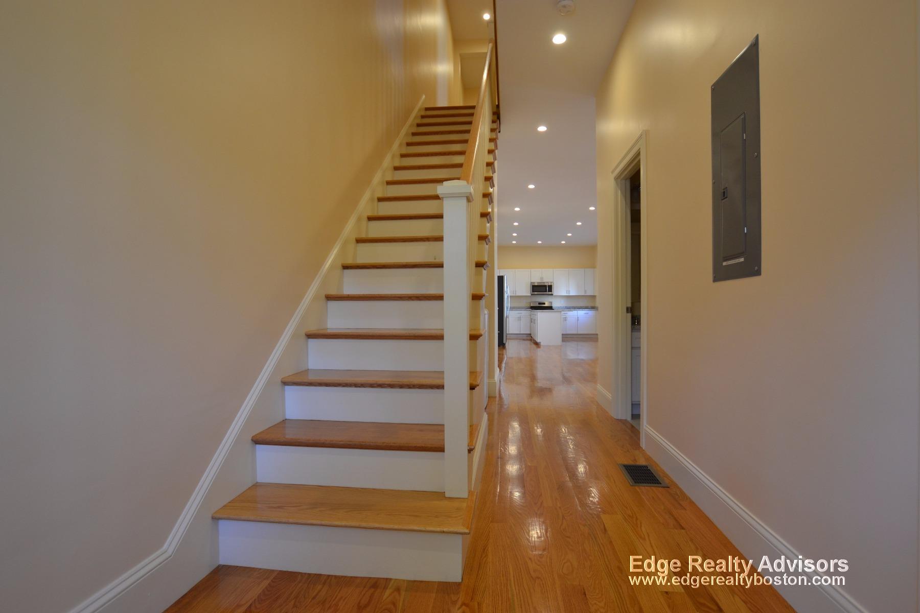 33 Pratt St, Allston