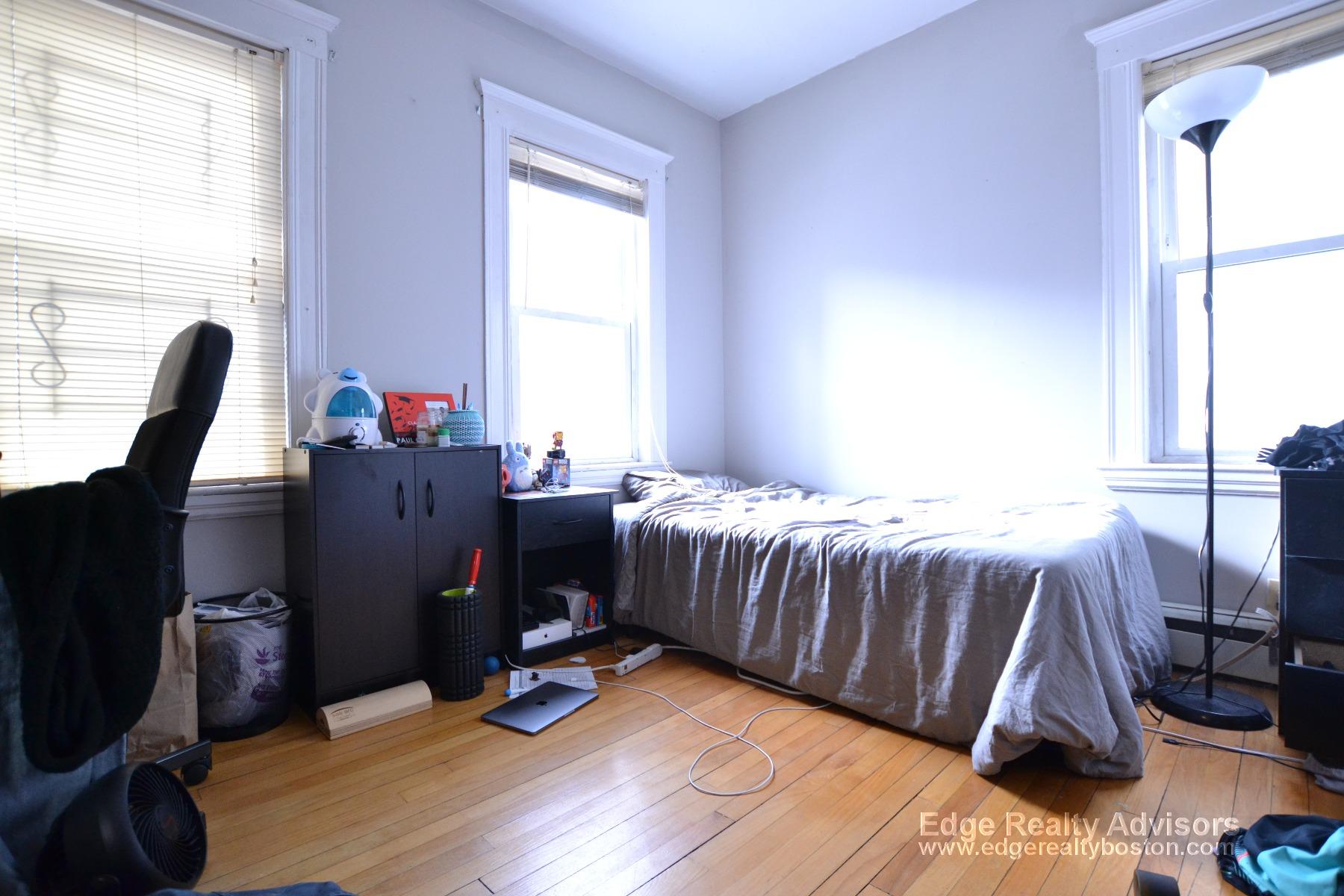 33 Long Ave, Brighton