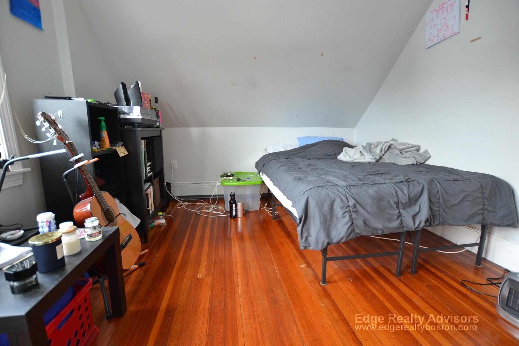 32 Long Ave, Brighton