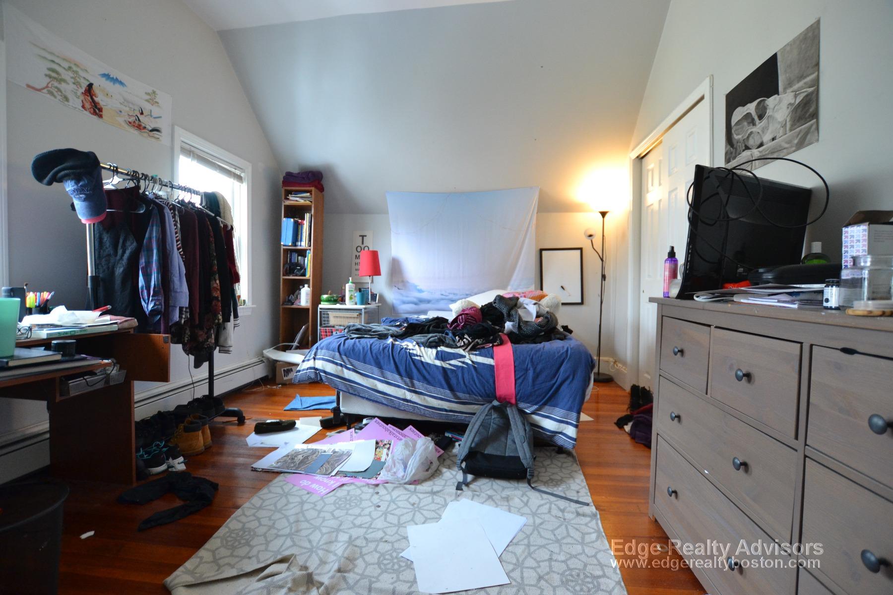 32 Long Ave, Brighton