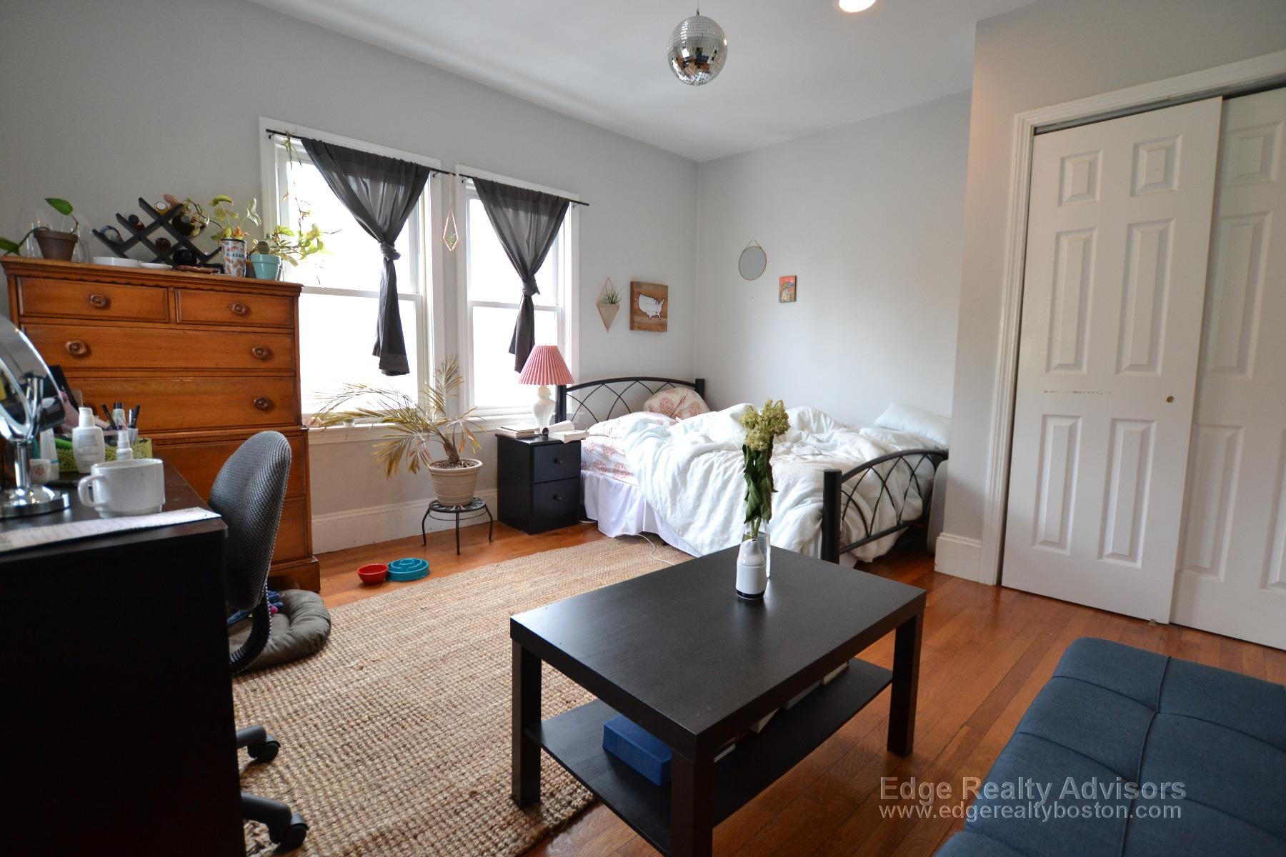 32 Long Ave, Brighton