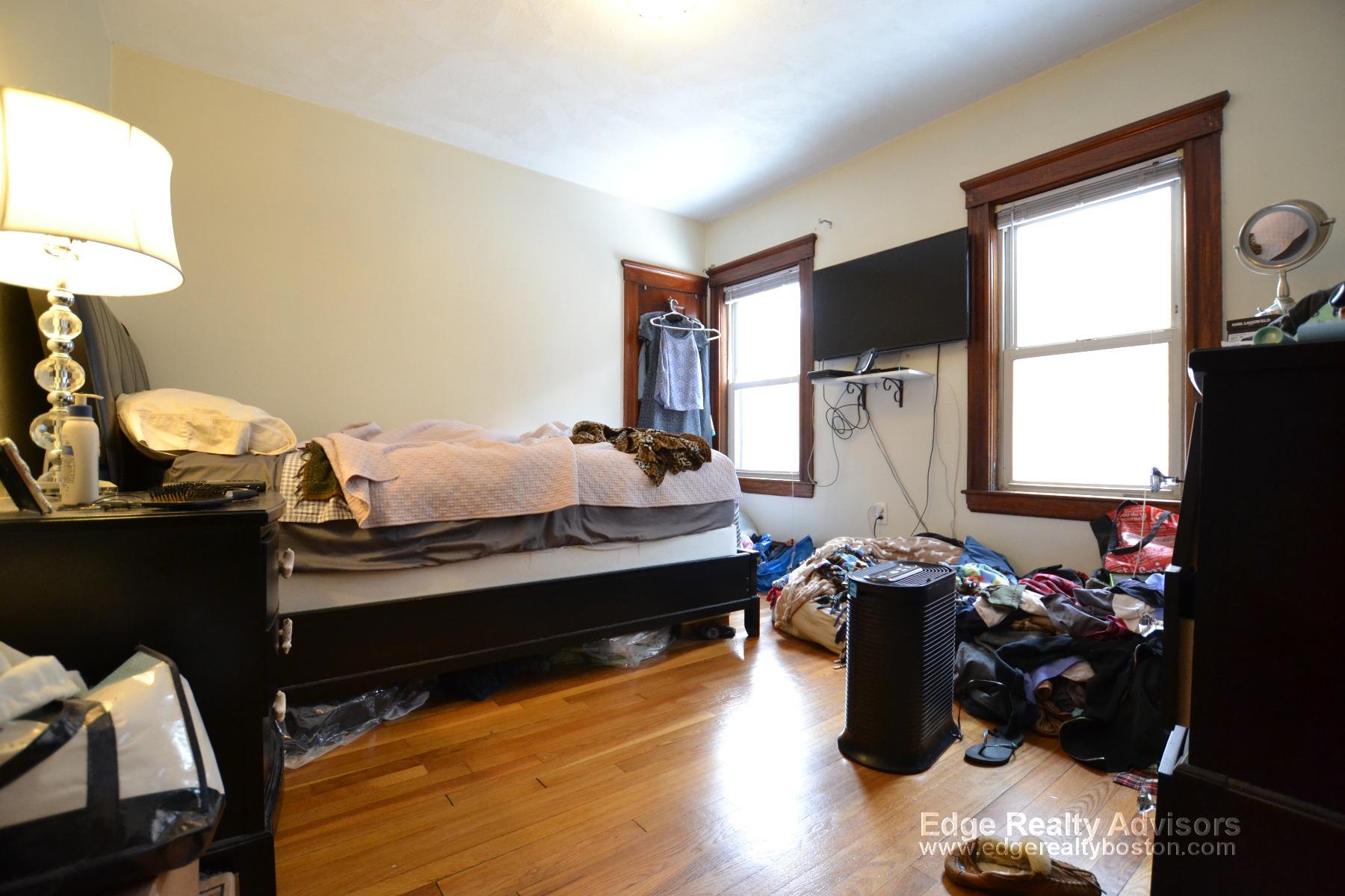 28 Falkland St, Brighton