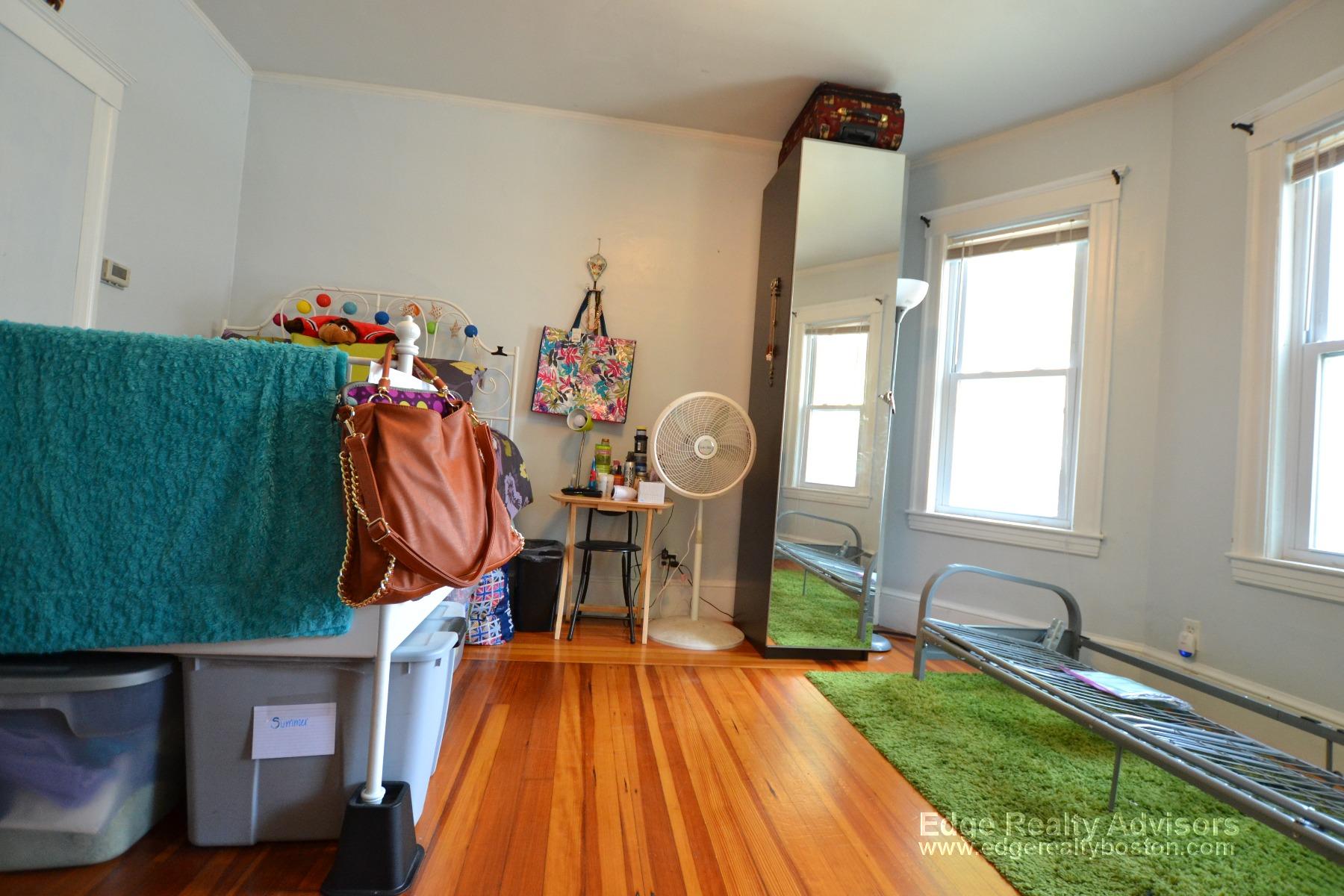 54 Donnybrook Rd, Brighton