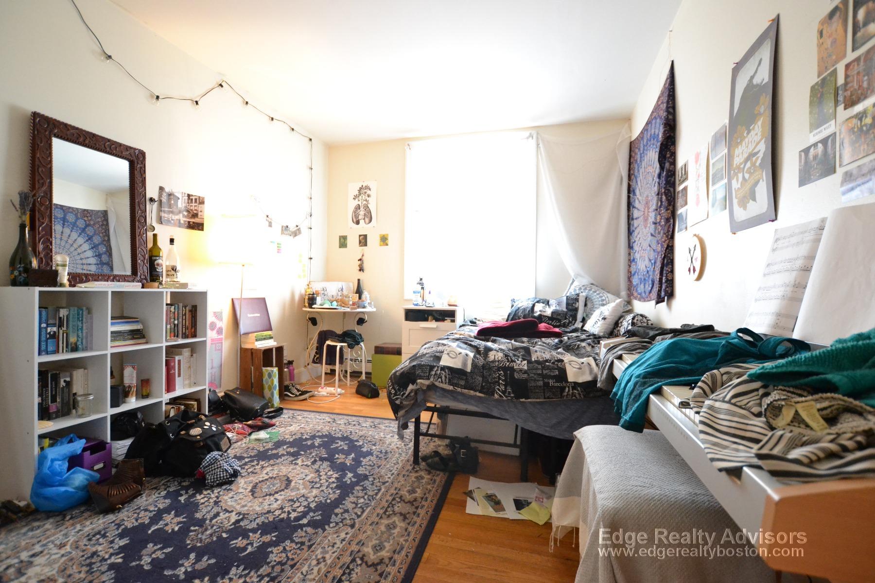 4 Islington St, Allston