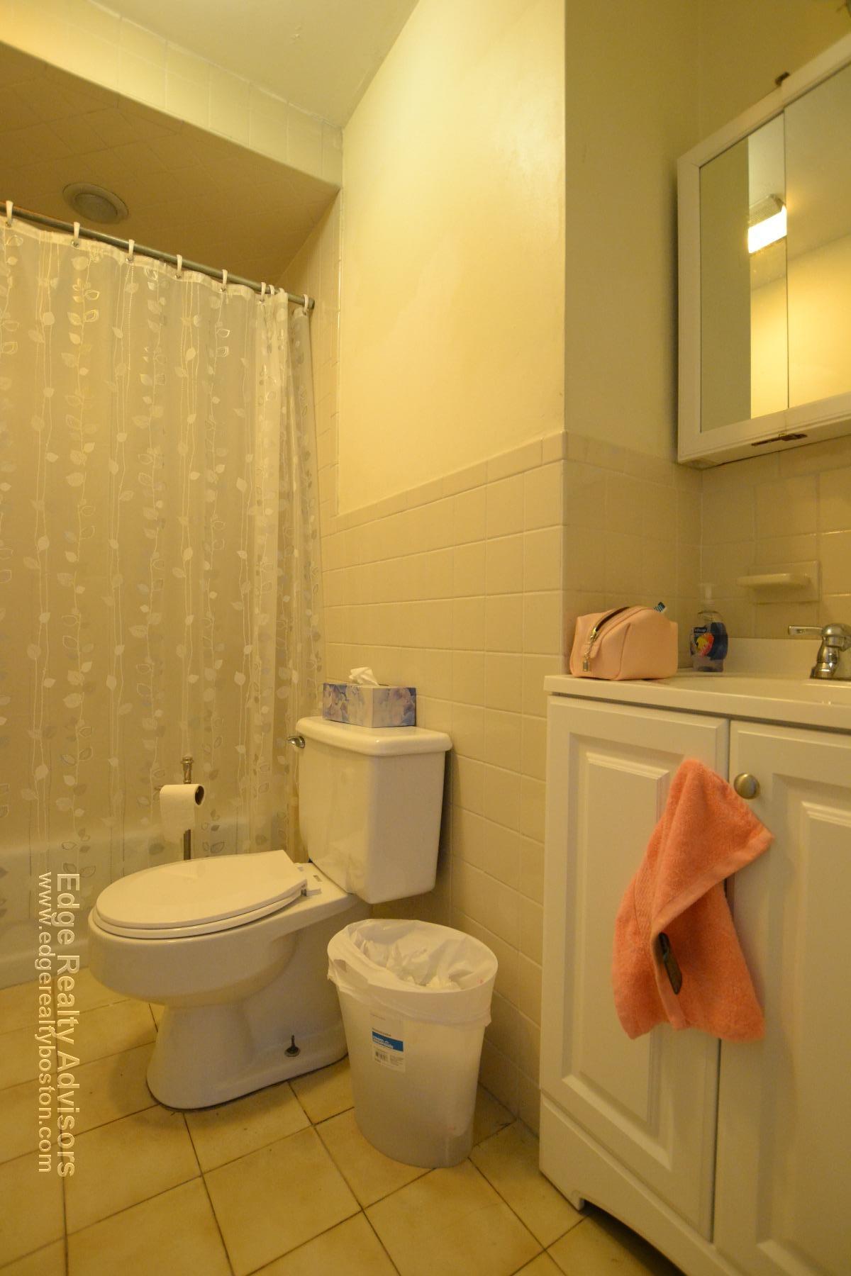 4 Islington St, Allston