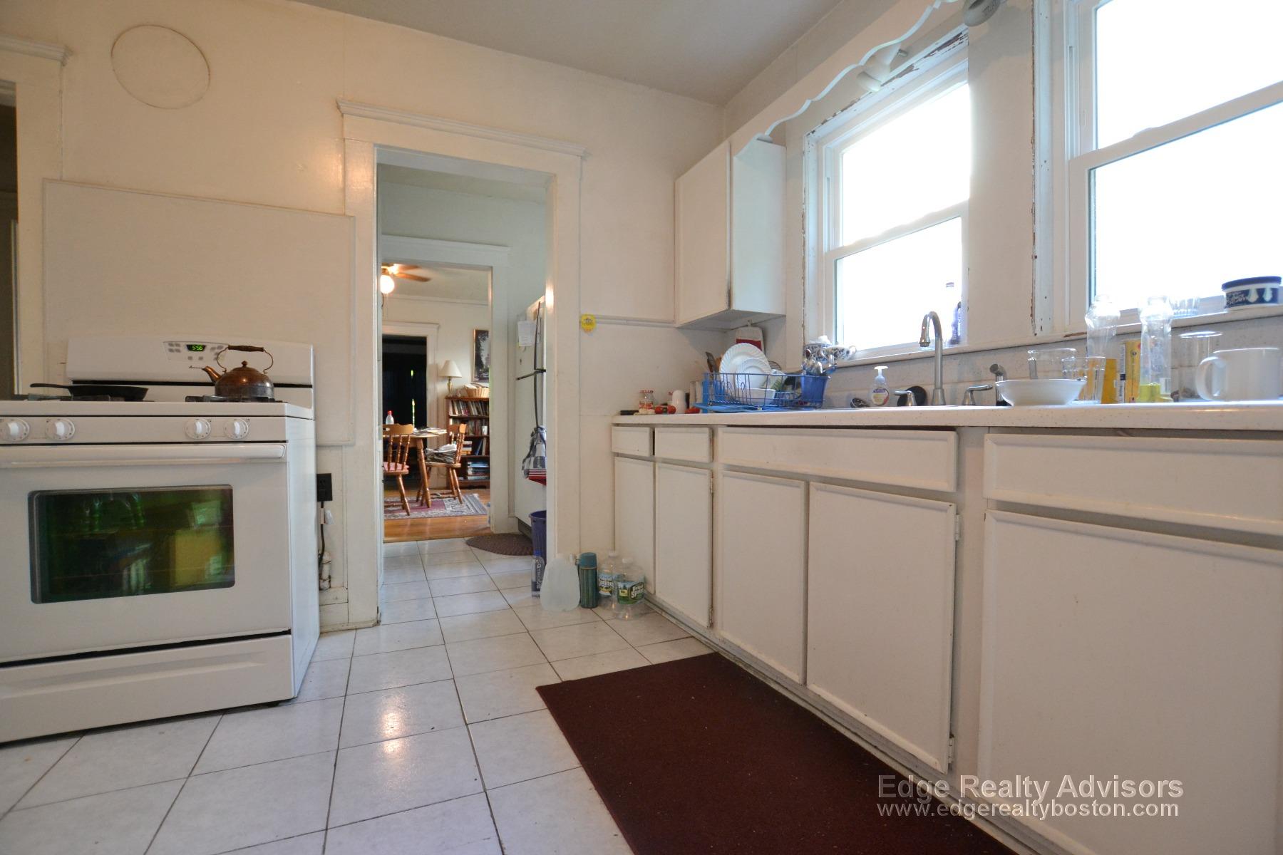 23 North Crescent Cir, Brighton