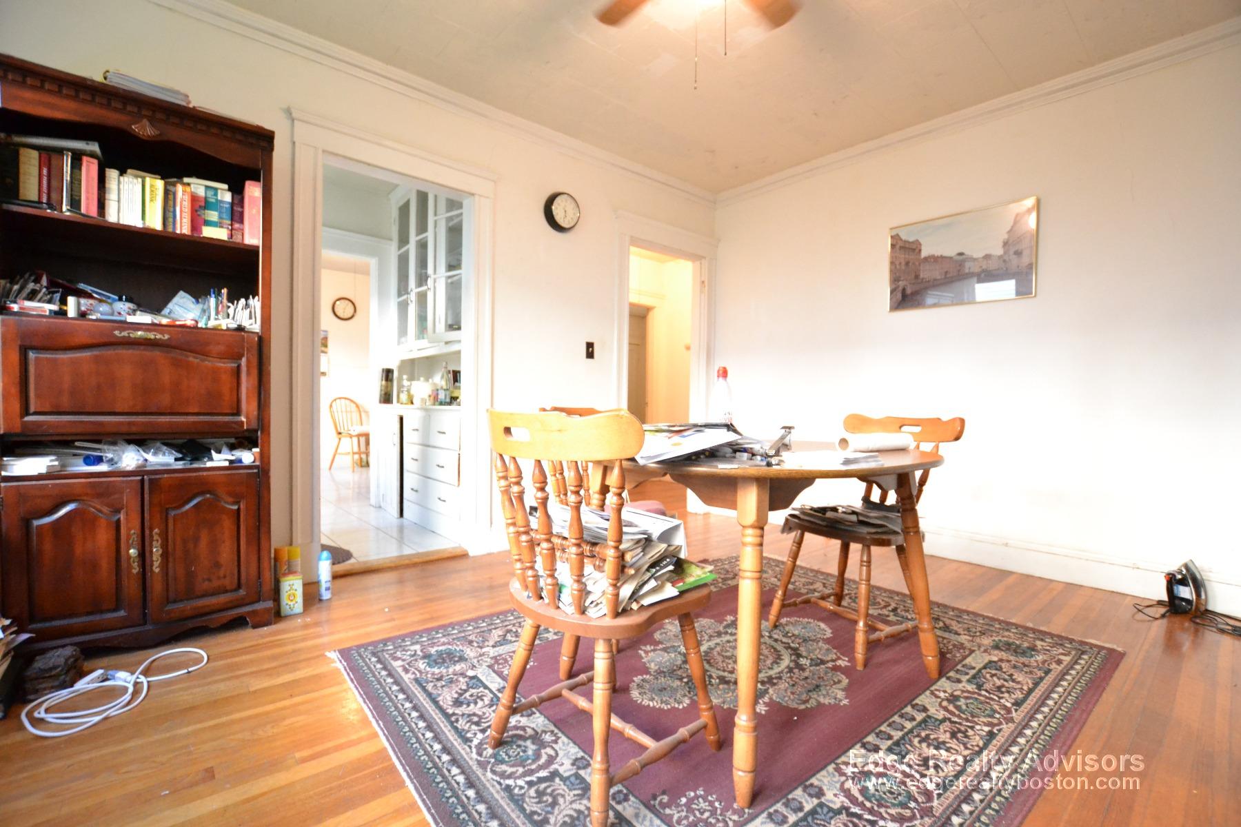 23 North Crescent Cir, Brighton