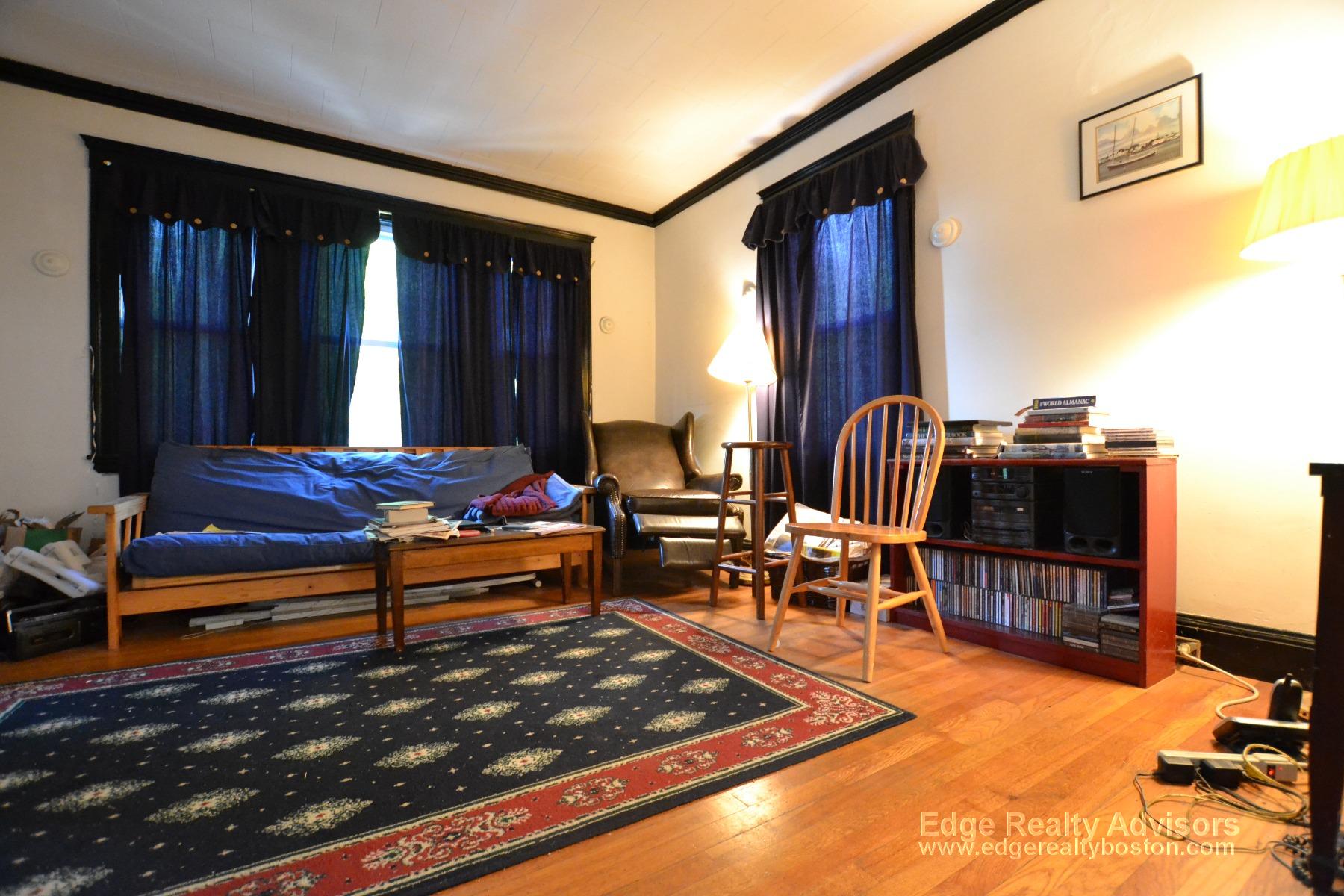 23 North Crescent Cir, Brighton