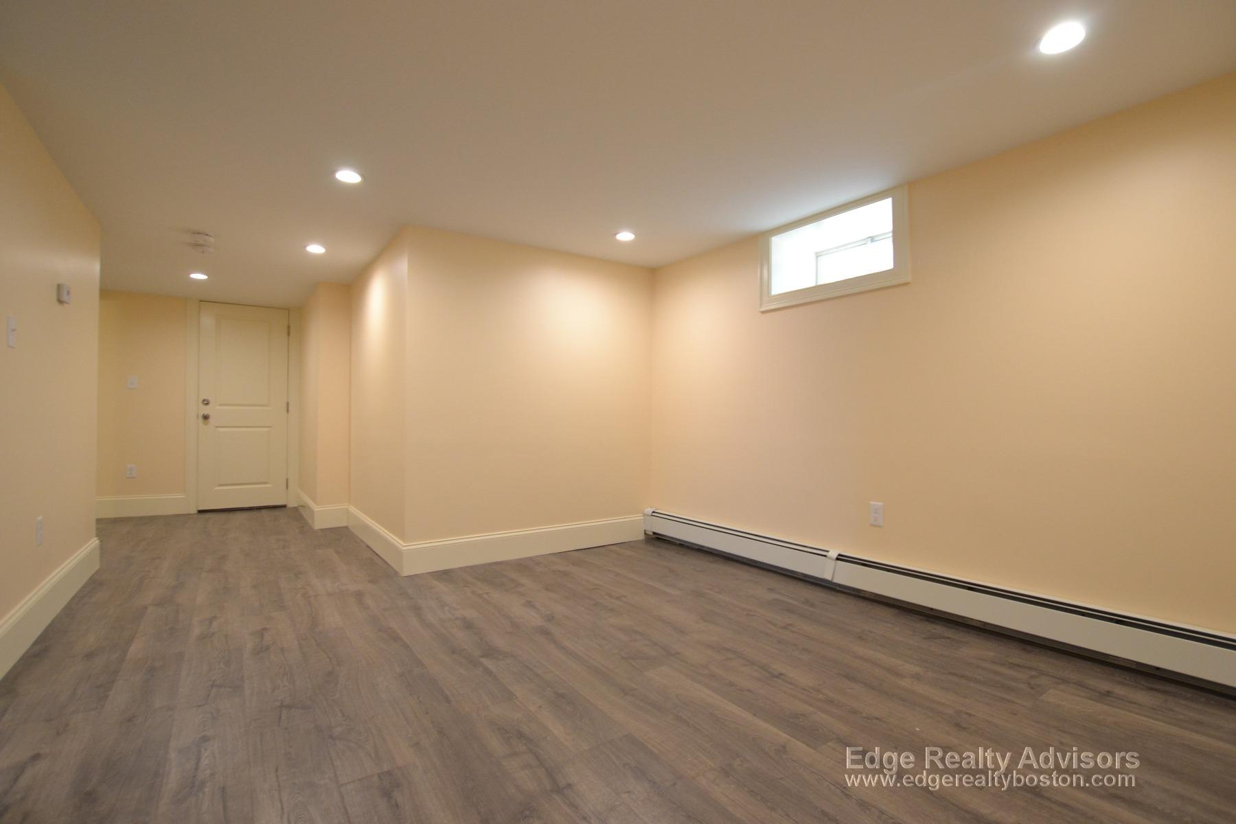 33 Pratt St, Allston