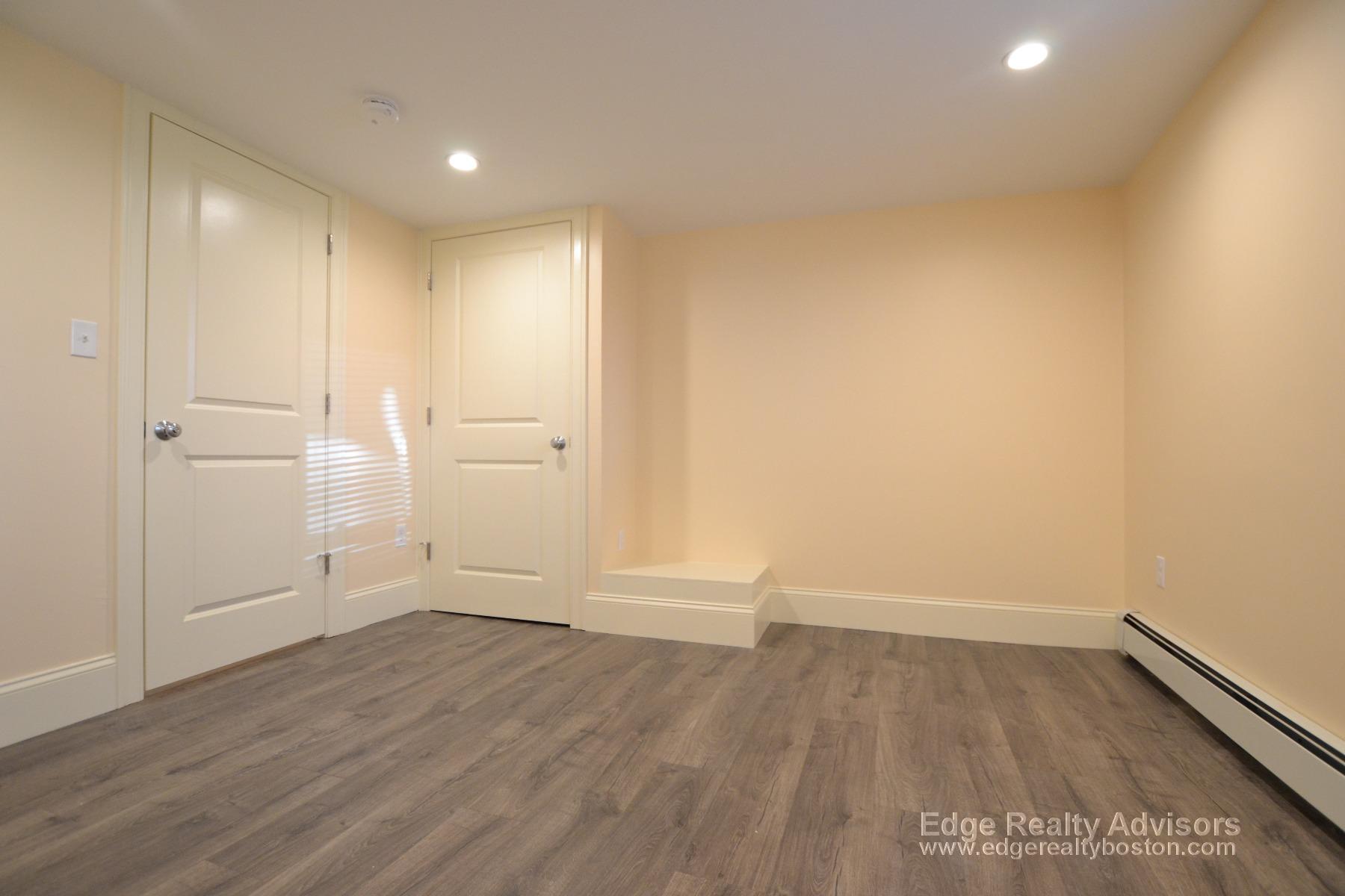 33 Pratt St, Allston