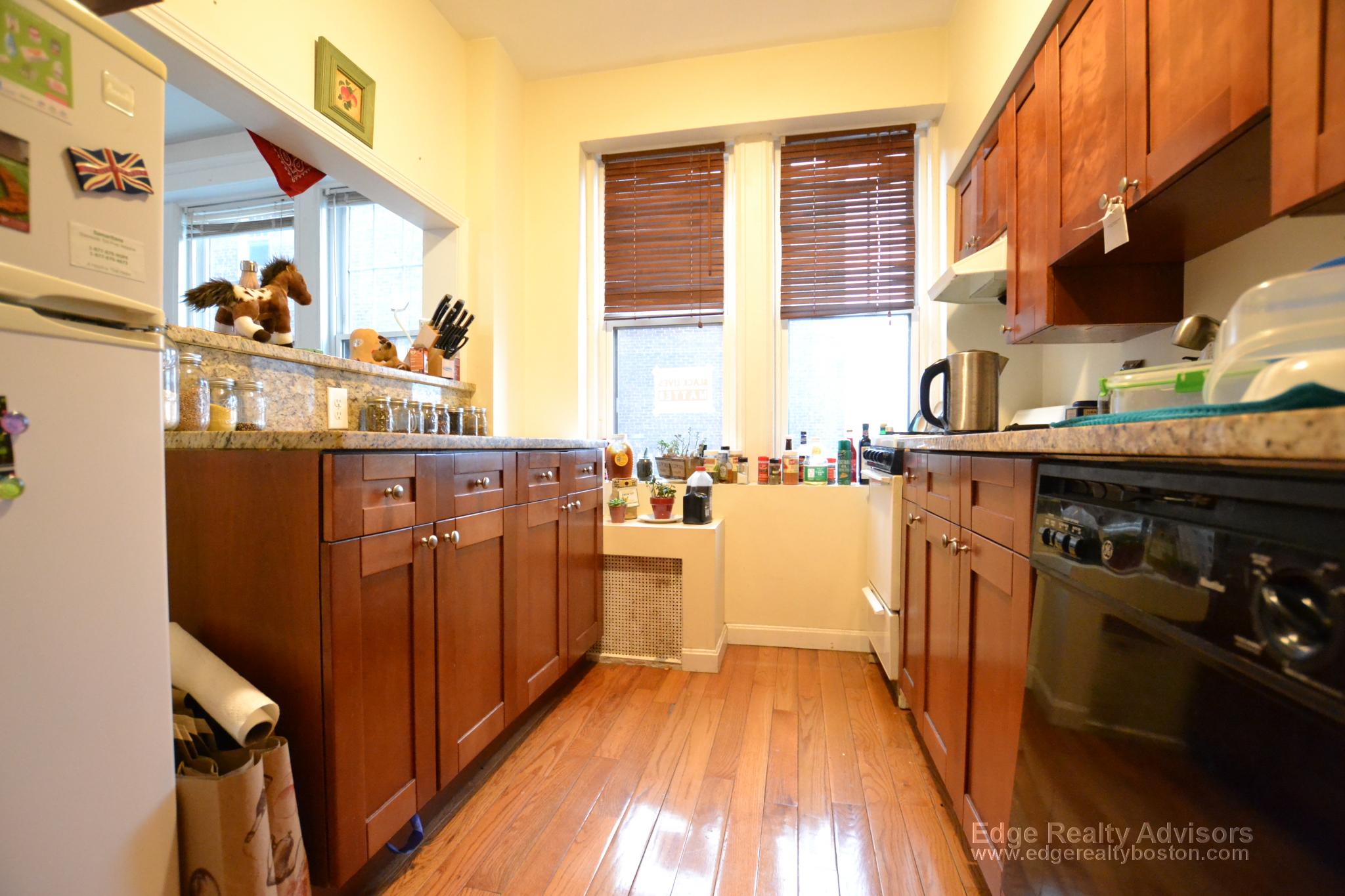 2005 Commonwealth Ave, Brighton