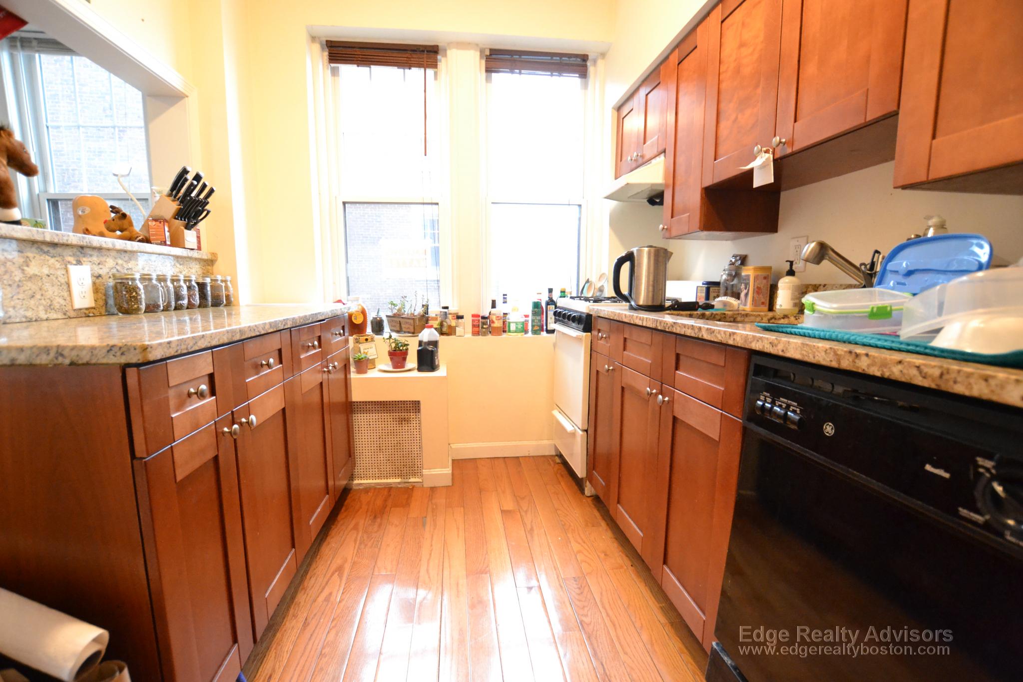 2005 Commonwealth Ave, Brighton