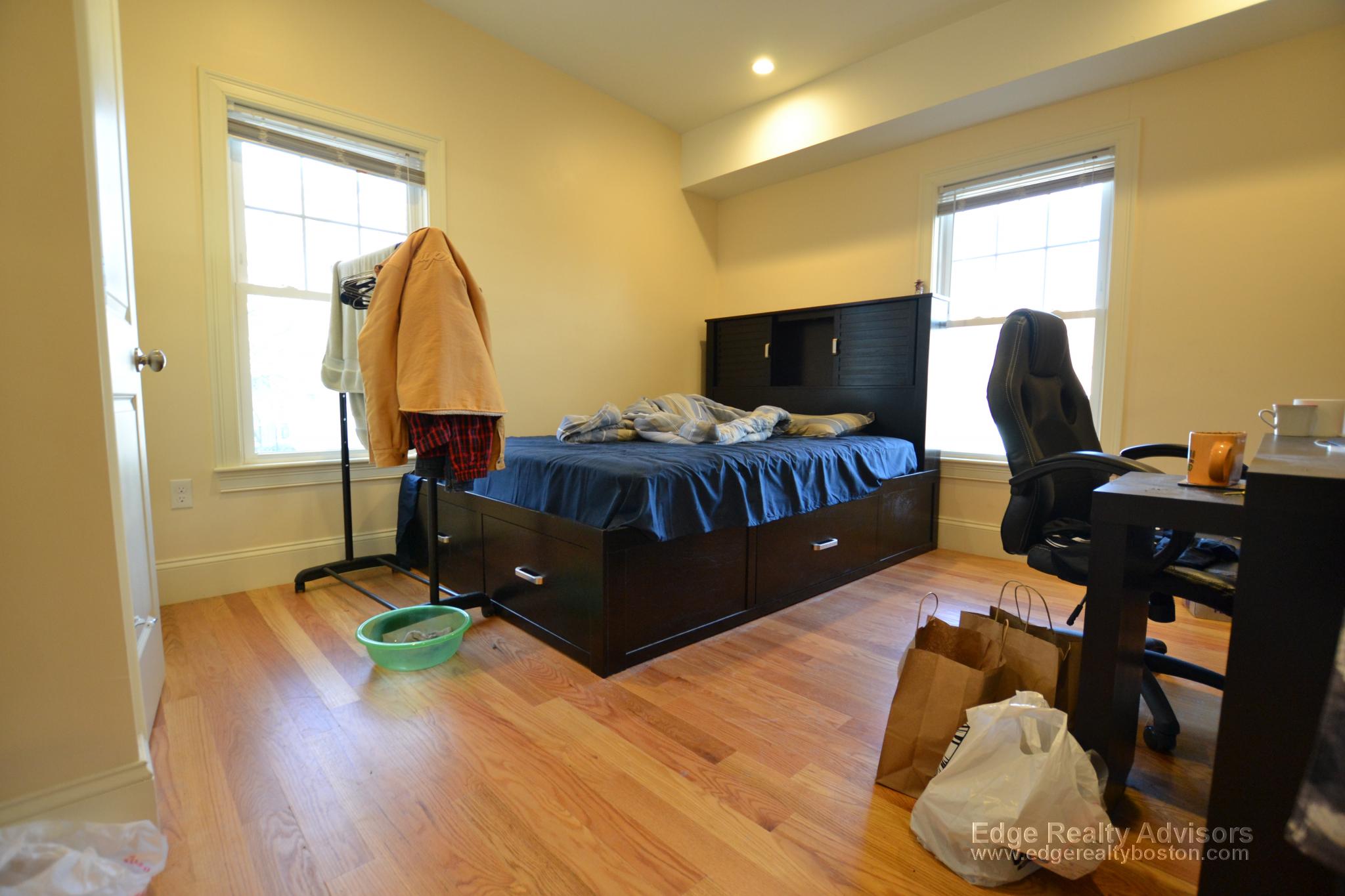 21 Higgins St, Allston