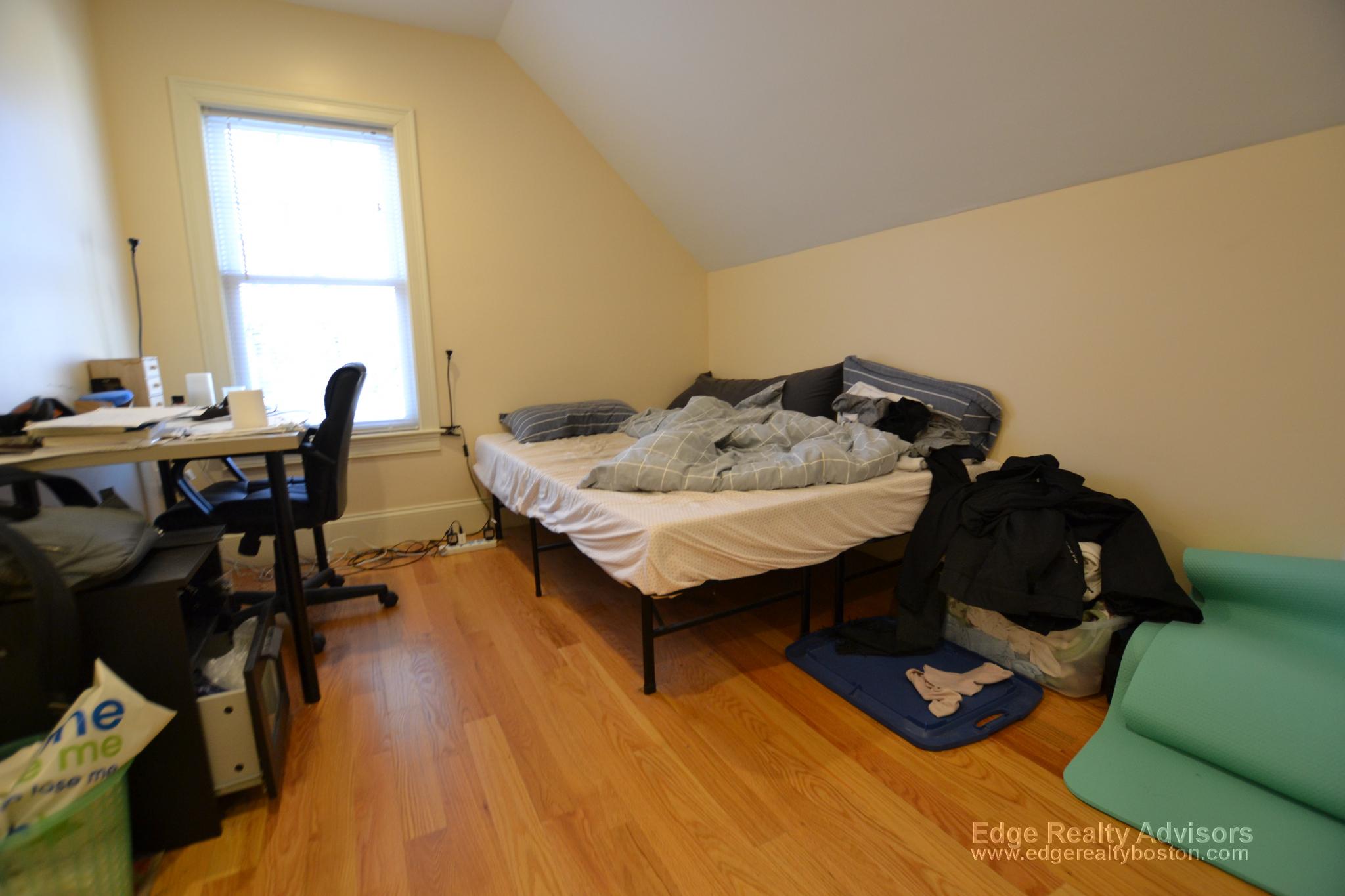 21 Higgins St, Allston