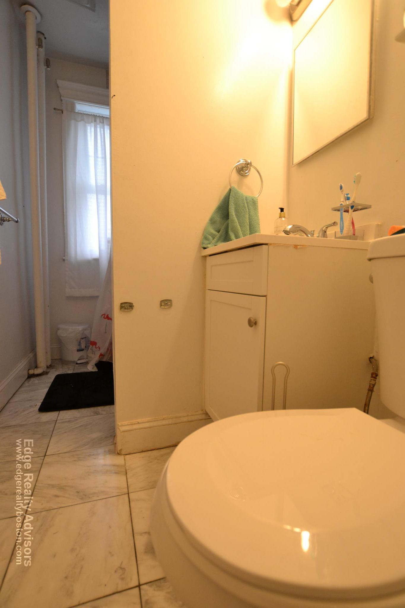 72 Strathmore Rd, Brighton