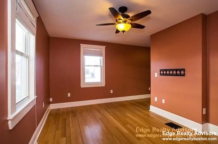 9 Baldwin Pl, Brighton