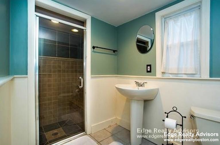 9 Baldwin Pl, Brighton