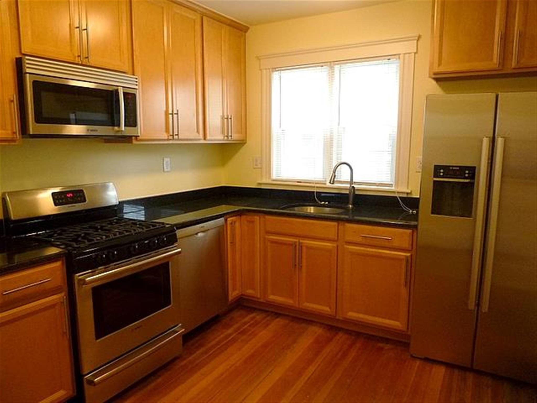 65 Conwell Ave, Davis Square