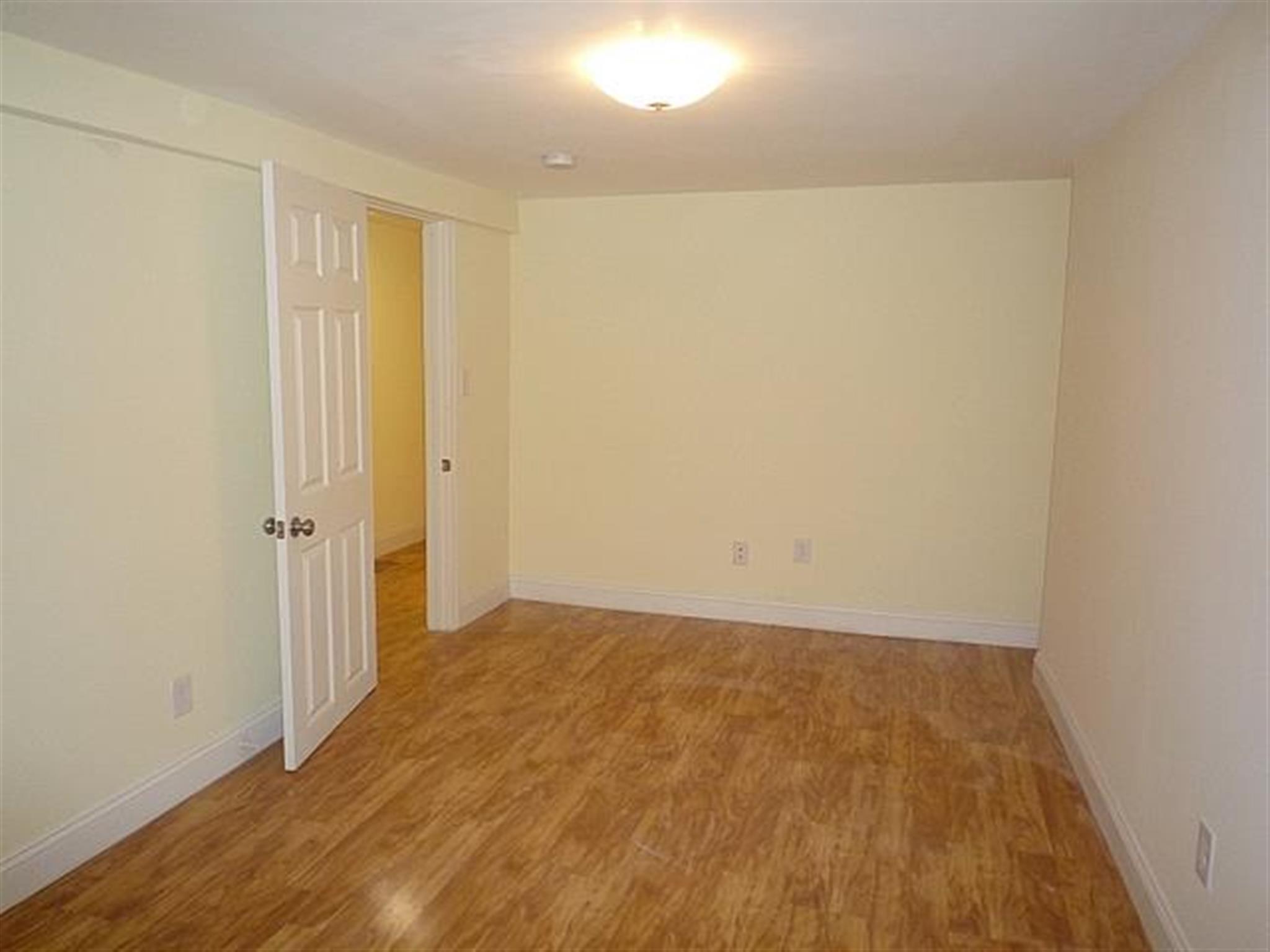 65 Conwell Ave, Davis Square